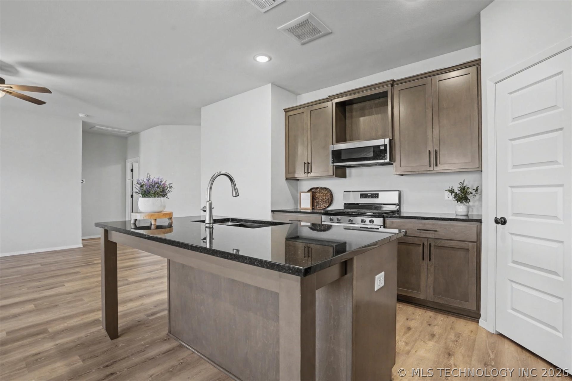7303 E 89th Street Property Photo 16