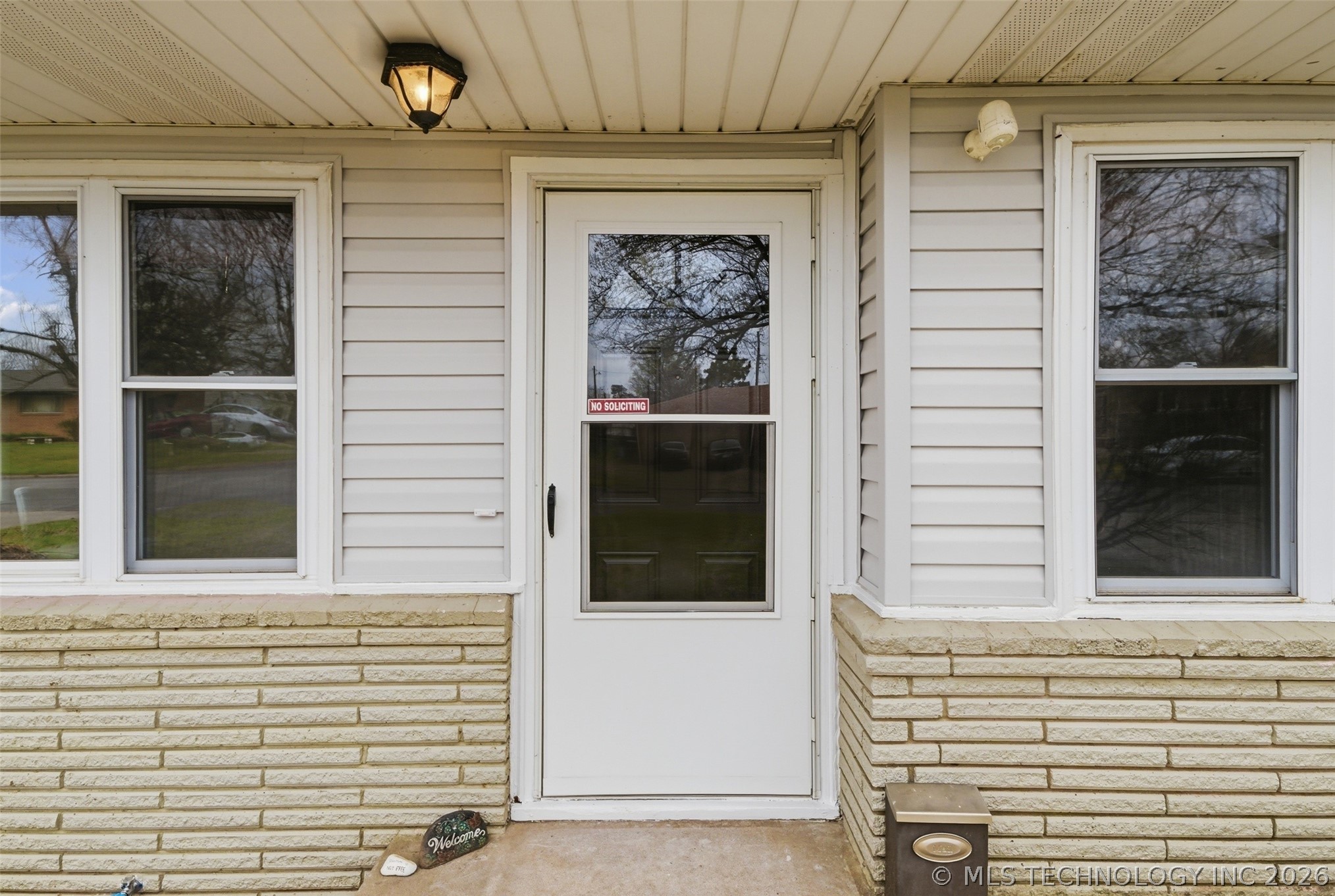 2549 Monta Place Property Photo 4