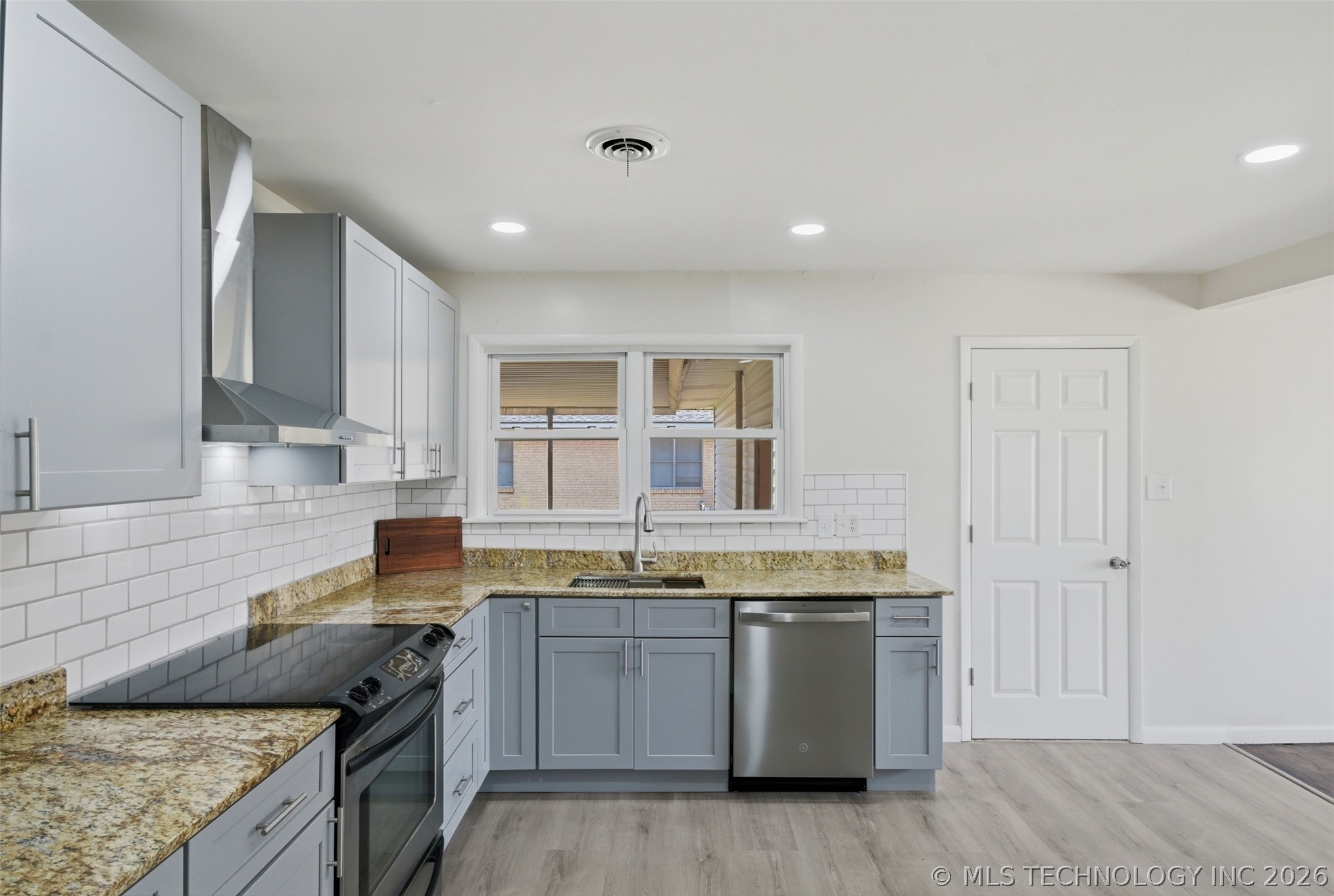 2549 Monta Place Property Photo 14