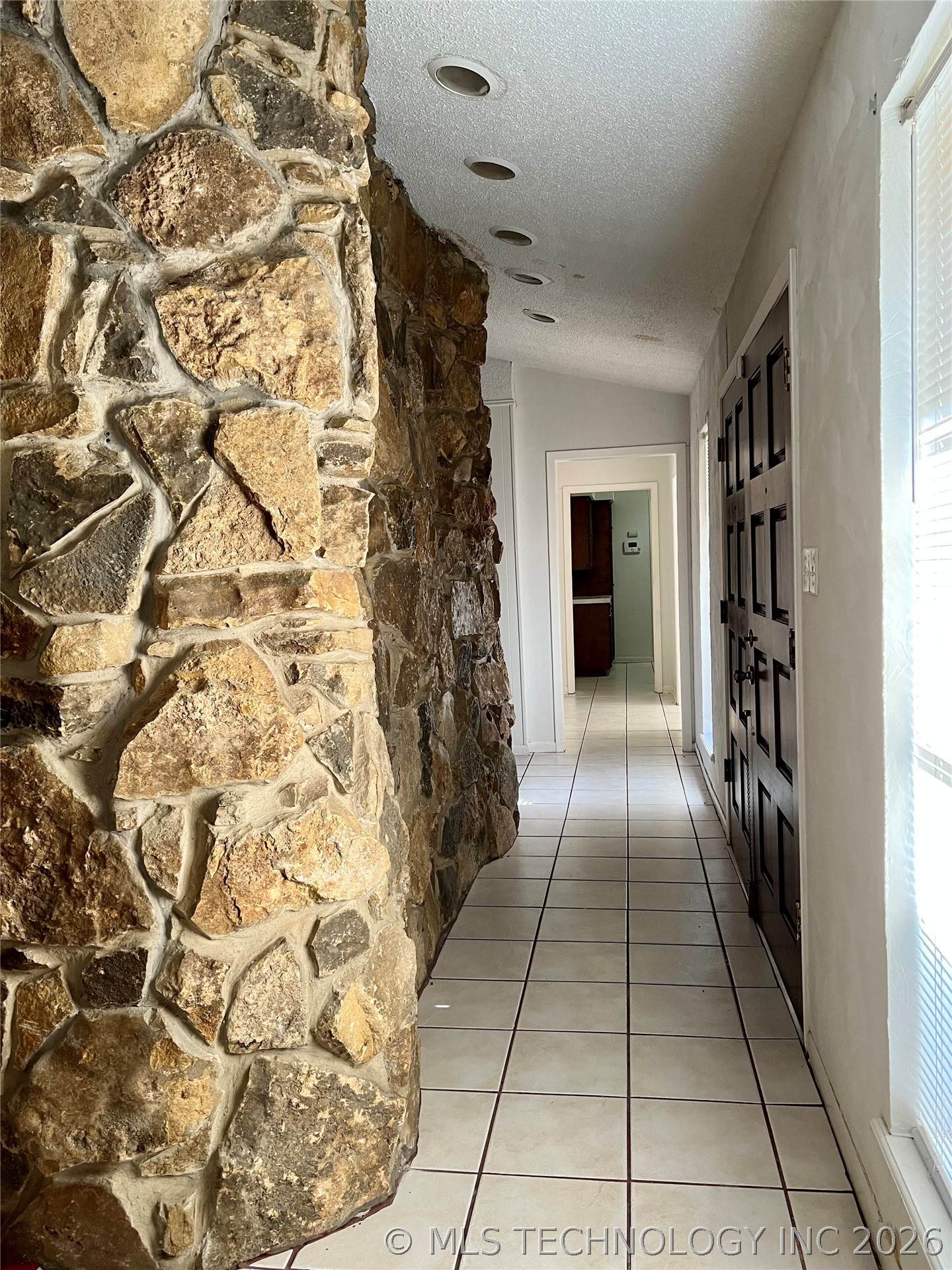 906 Briarwood Place Property Photo 13