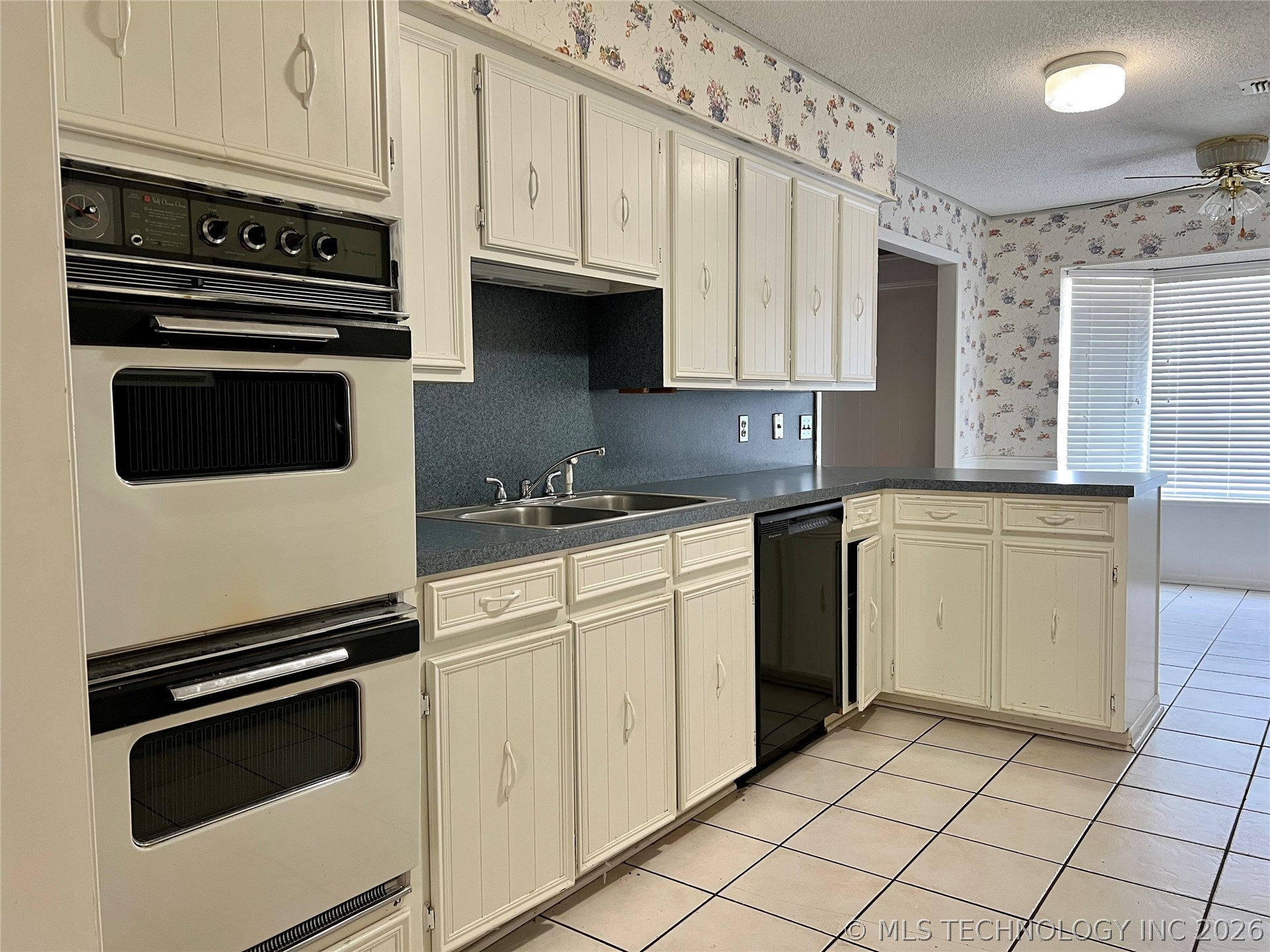 906 Briarwood Place Property Photo 14