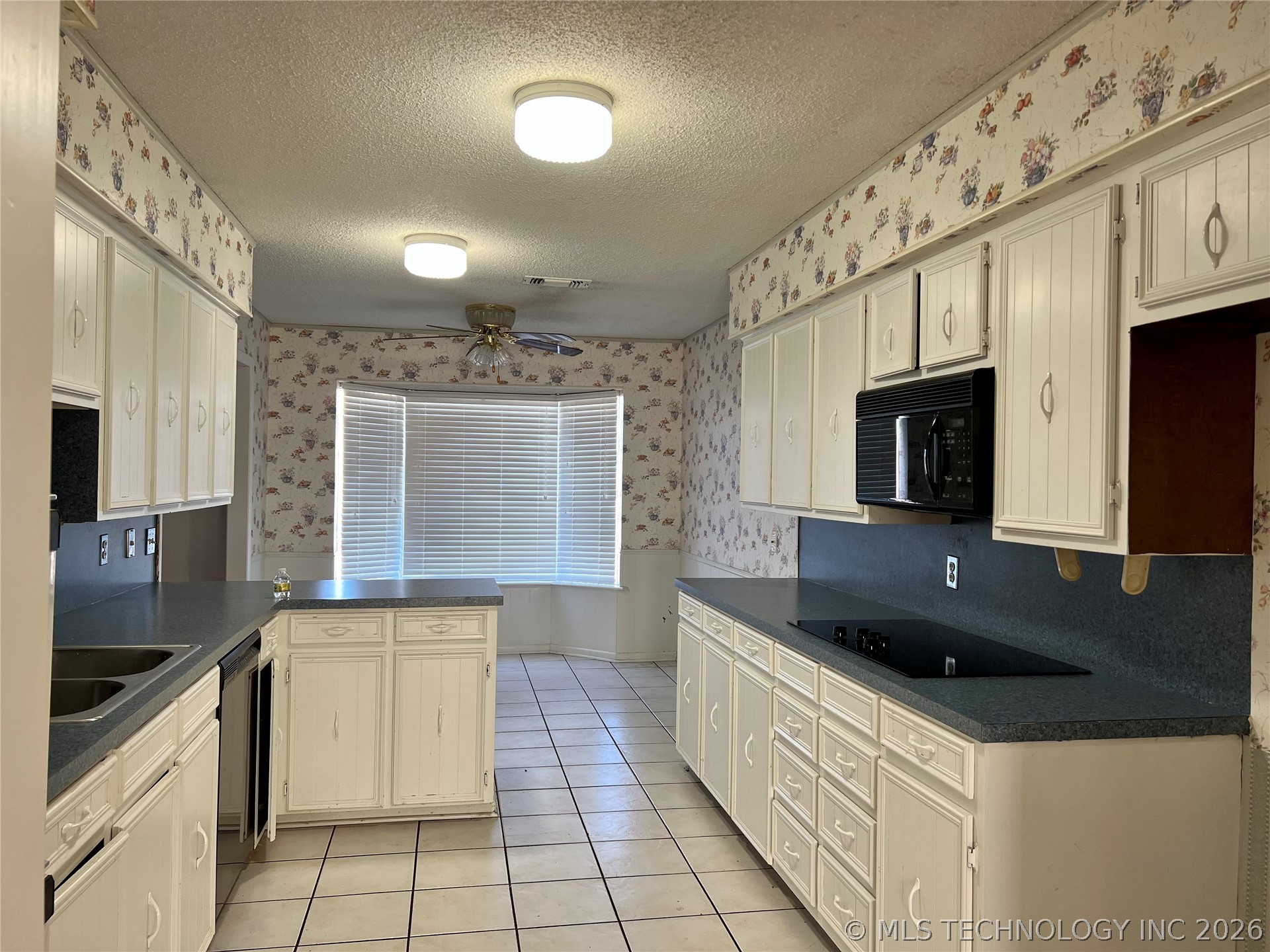 906 Briarwood Place Property Photo 16