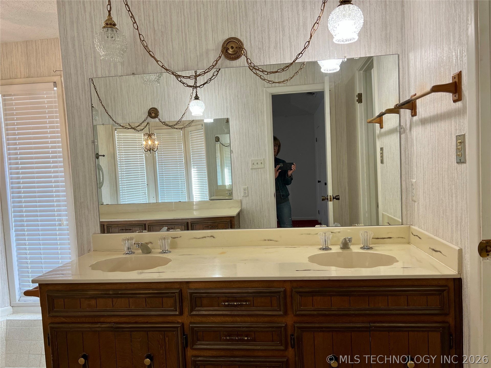 906 Briarwood Place Property Photo 23