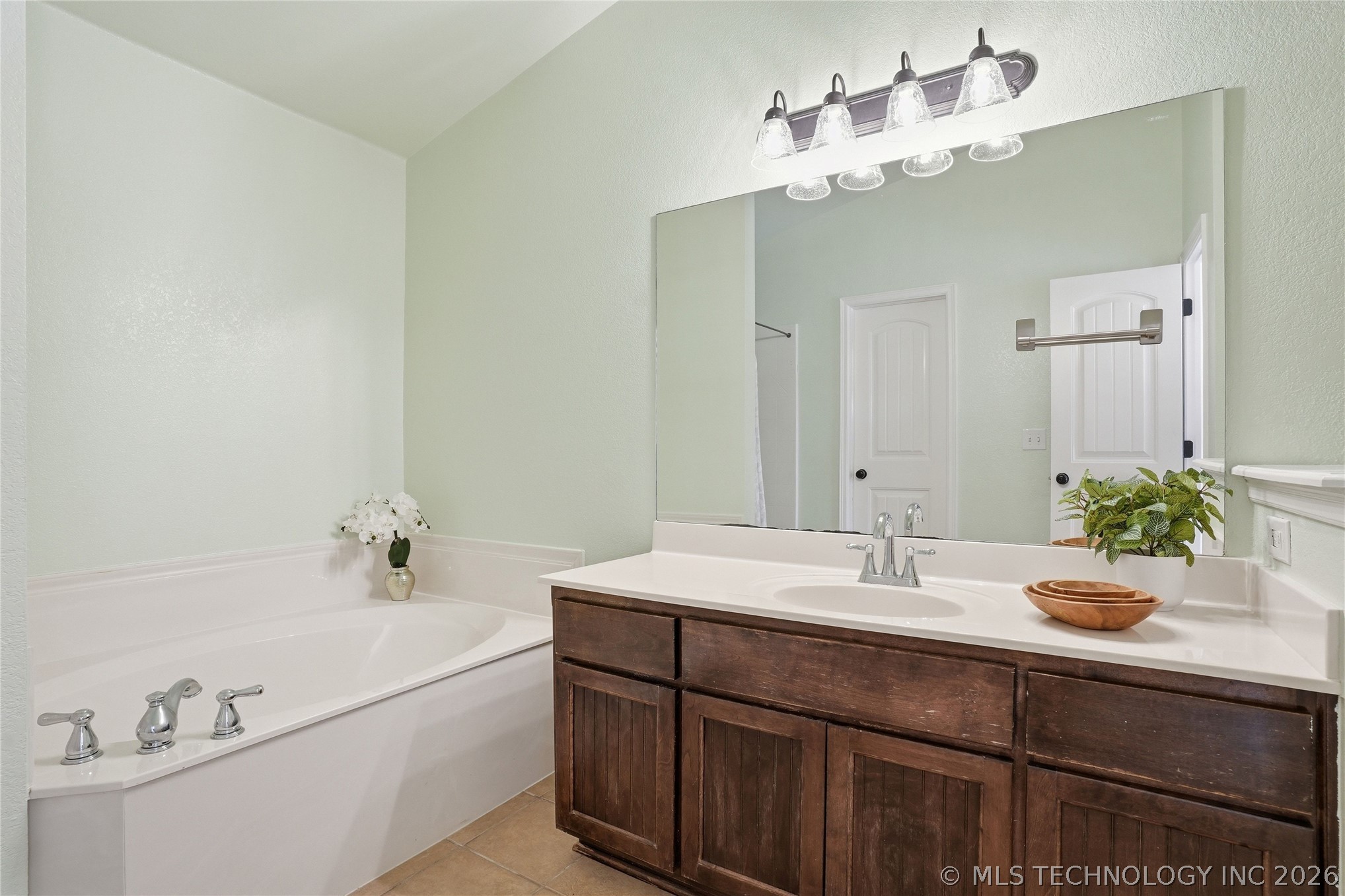 9009 N 157th East Avenue Property Photo 41