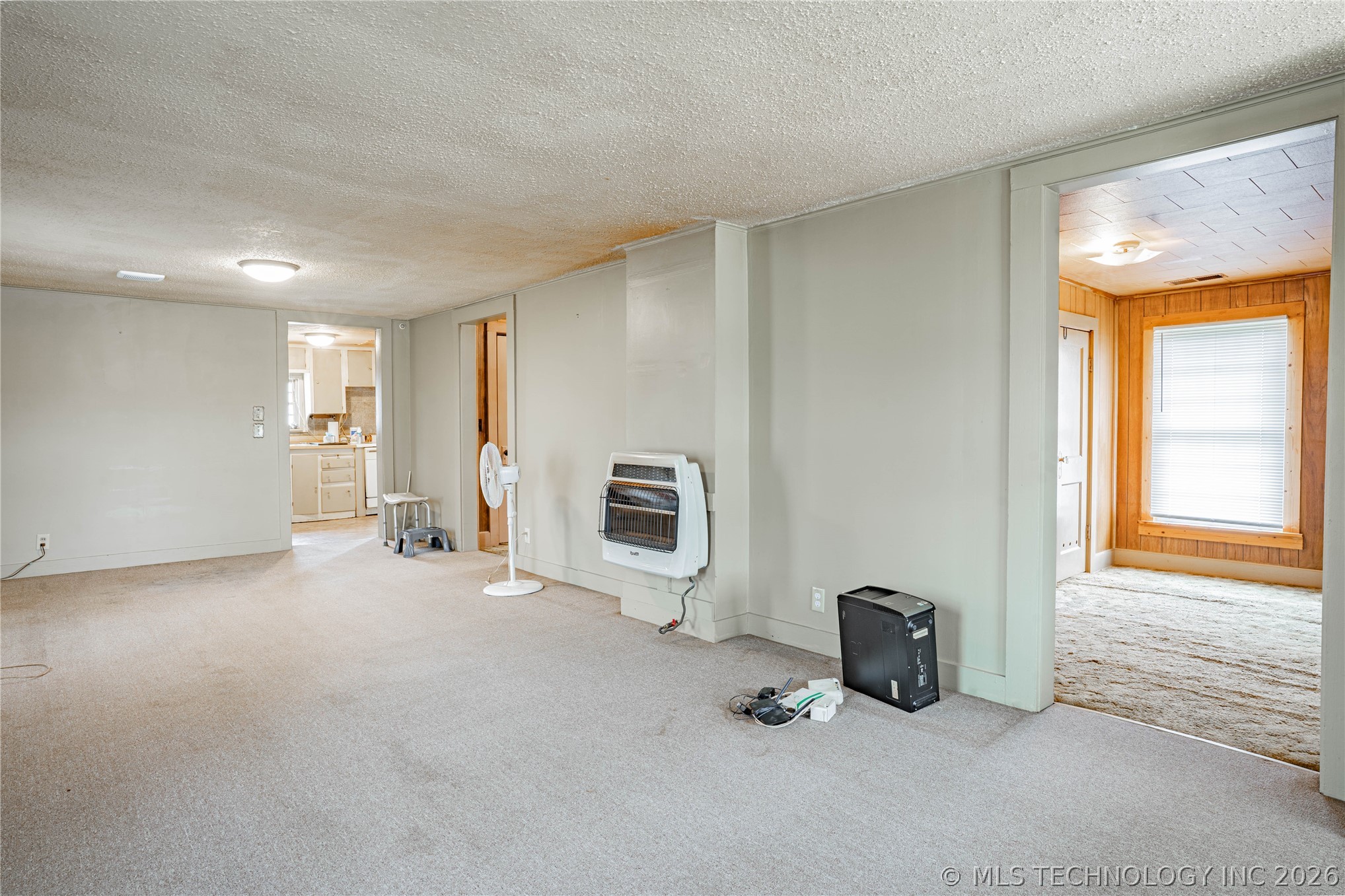6501 N Quaker Avenue Property Photo 4