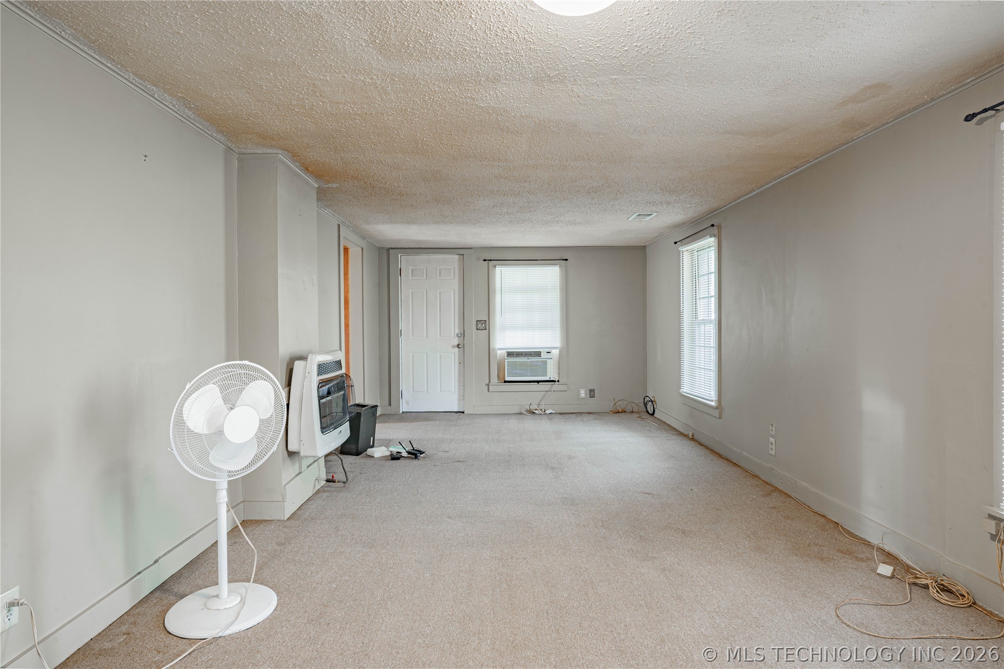 6501 N Quaker Avenue Property Photo 6