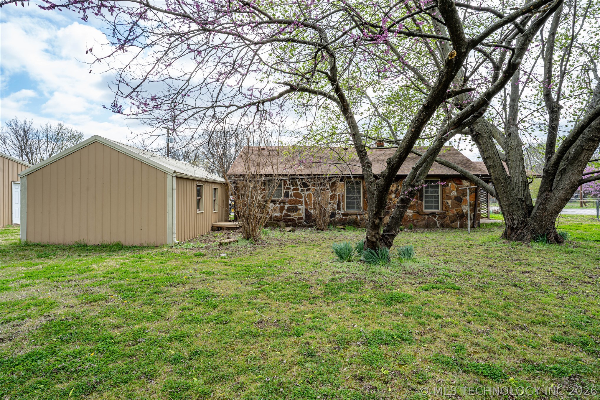 6501 N Quaker Avenue Property Photo 21