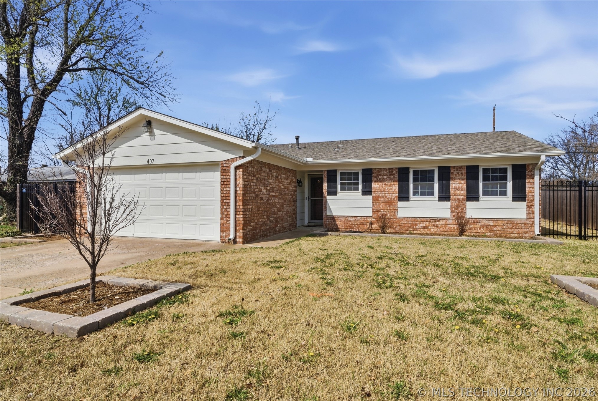 407 W Tobago Drive Property Photo 1