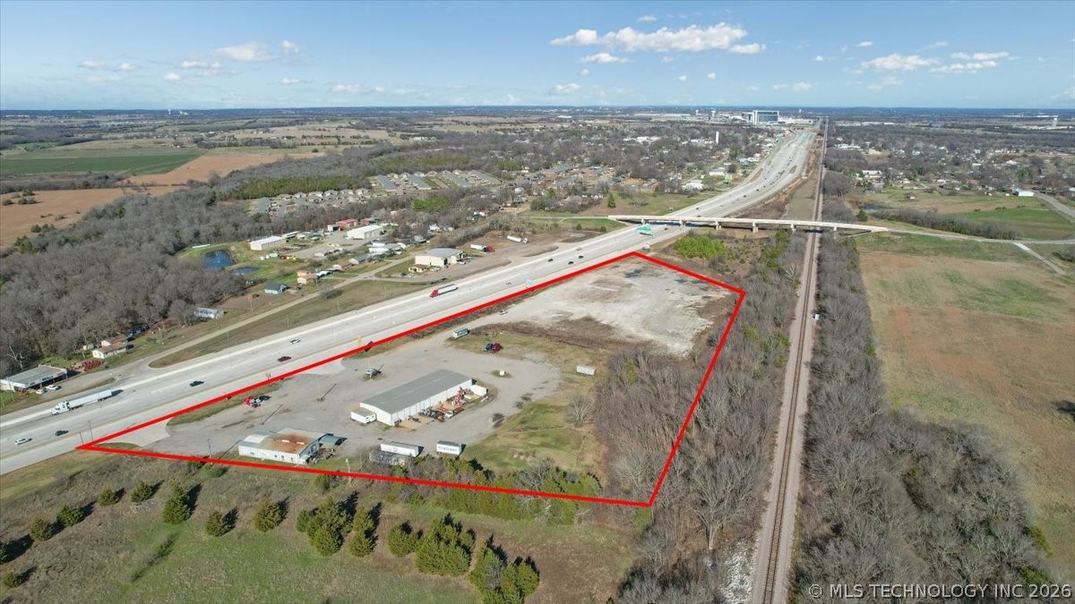 9104 Us Hwy 69 Property Photo 1