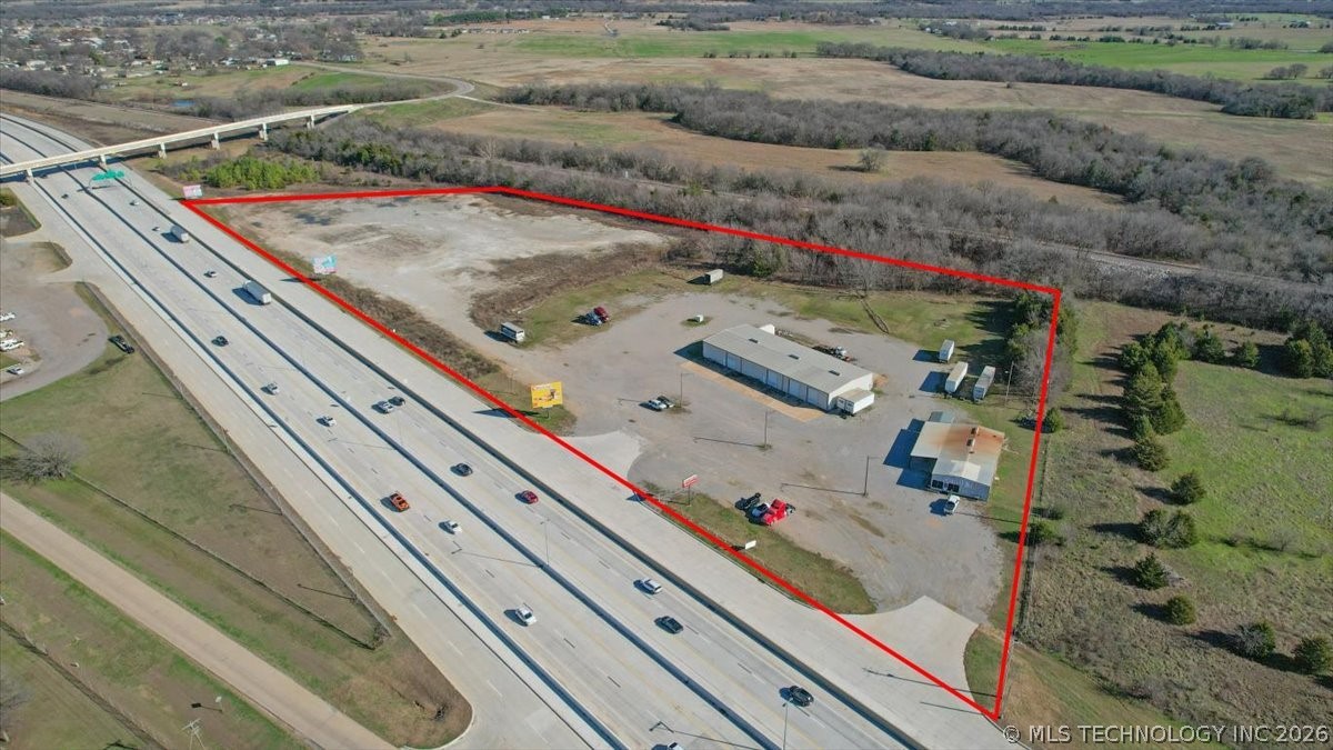 9104 Us Hwy 69 Property Photo 2