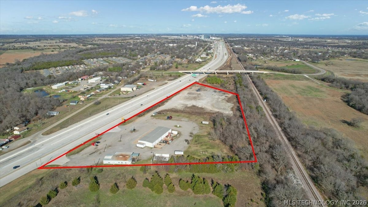 9104 Us Hwy 69 Property Photo 4