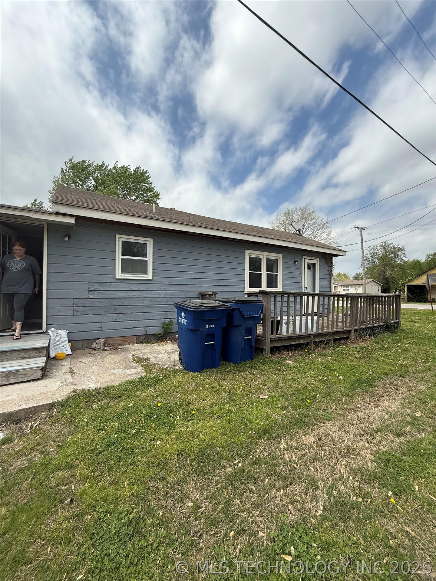 604 Willow Street Property Photo 3