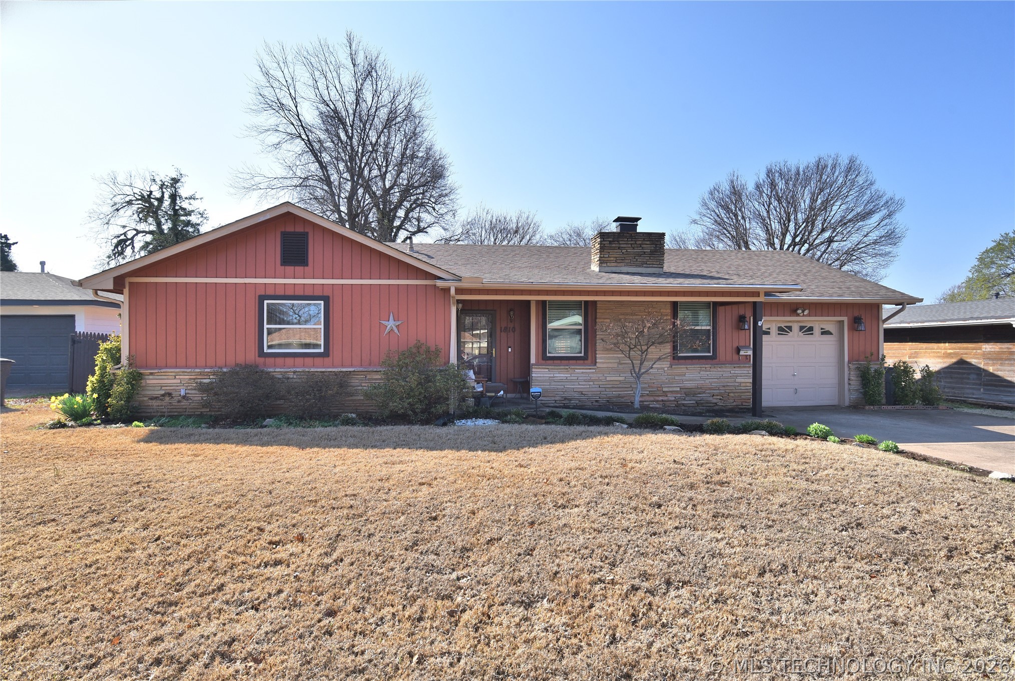 1810 W Independence Street N Property Photo 1