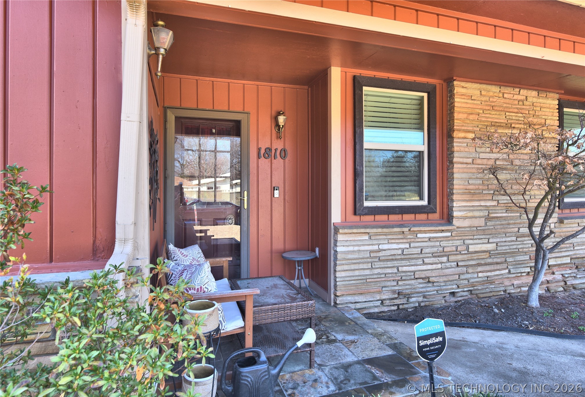 1810 W Independence Street N Property Photo 3