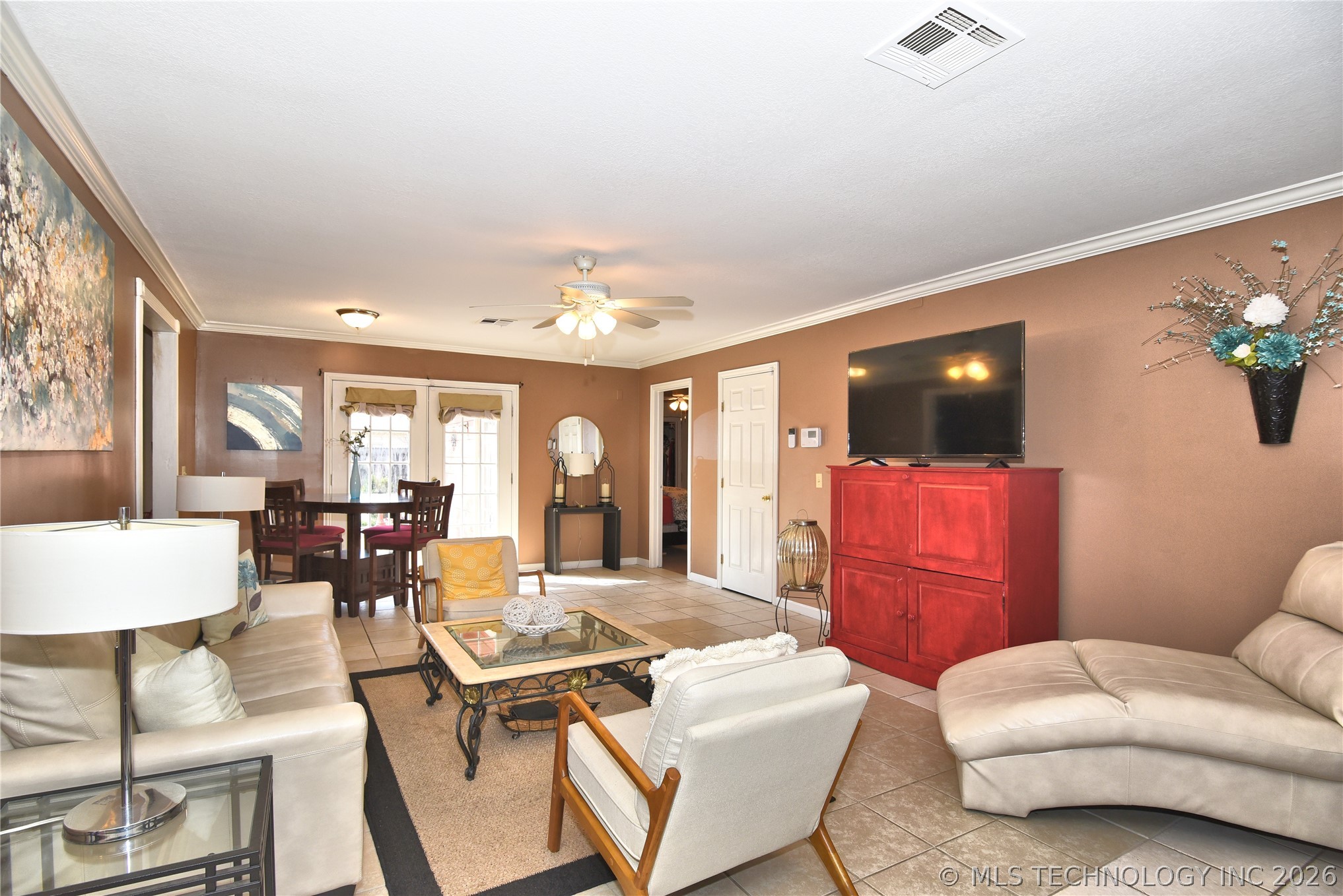 1810 W Independence Street N Property Photo 4