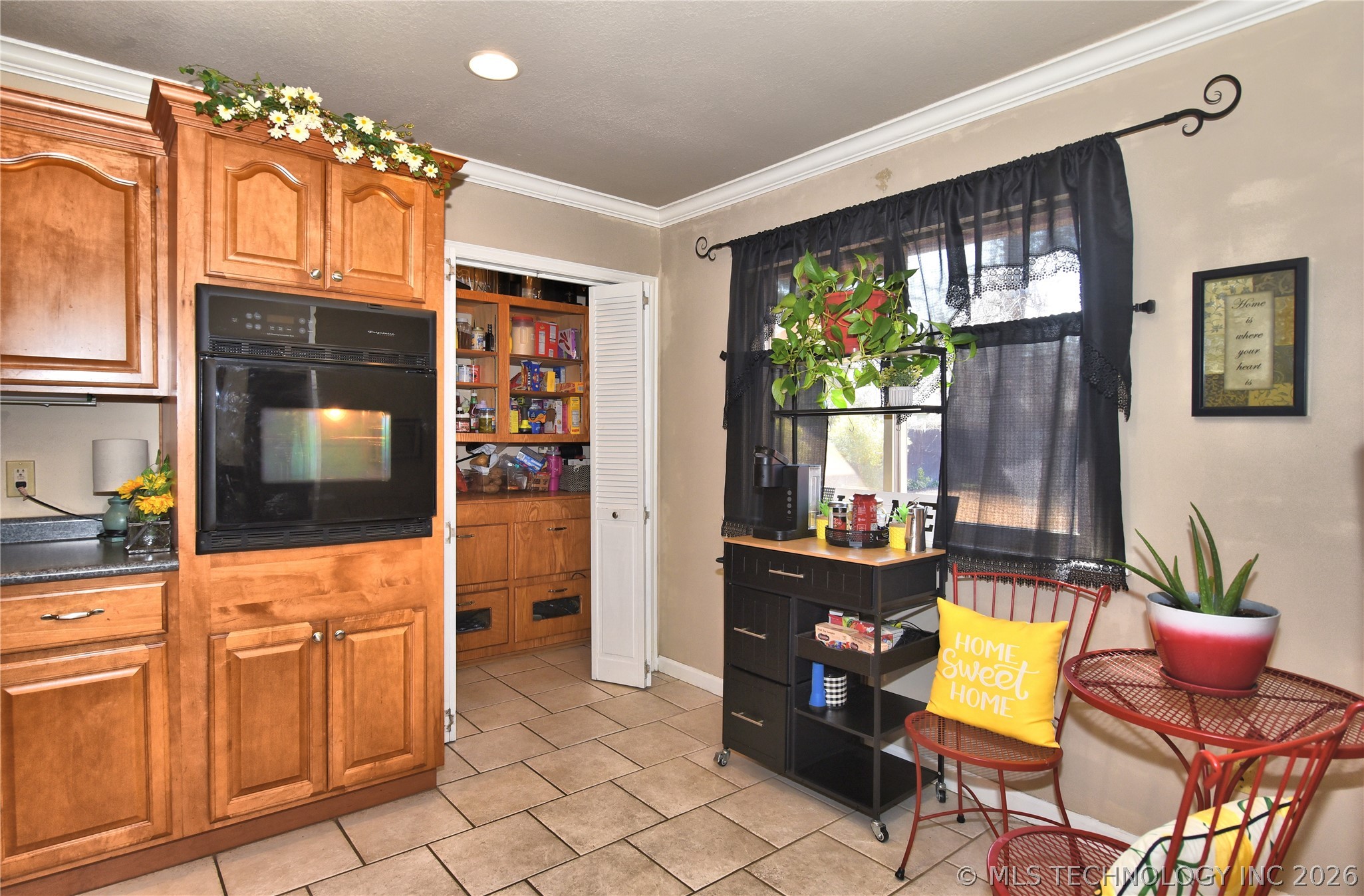 1810 W Independence Street N Property Photo 8