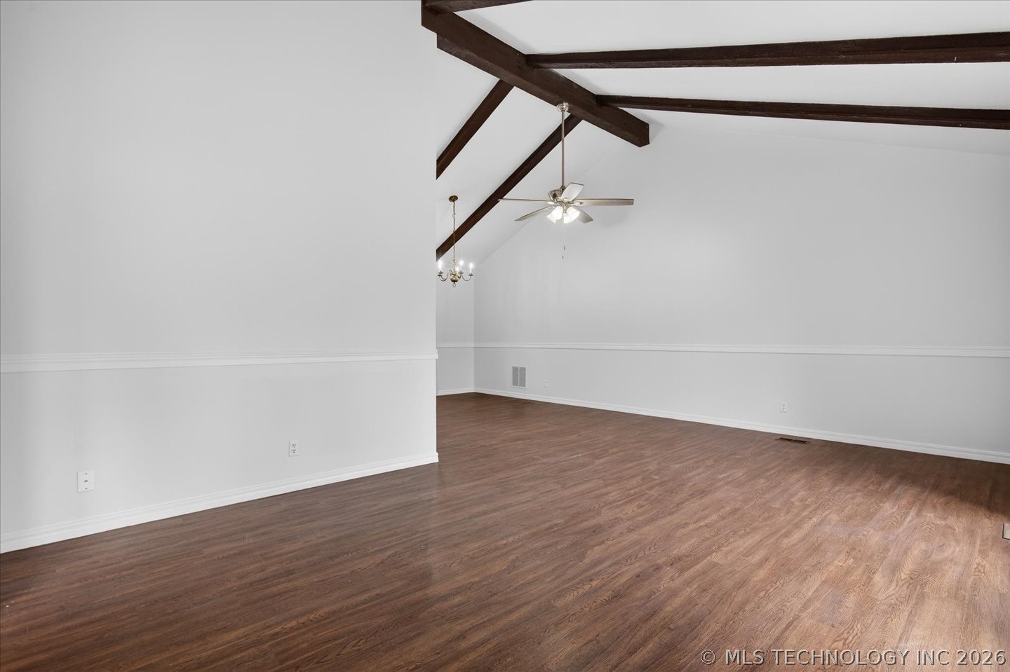 837 Winding Way Property Photo 7