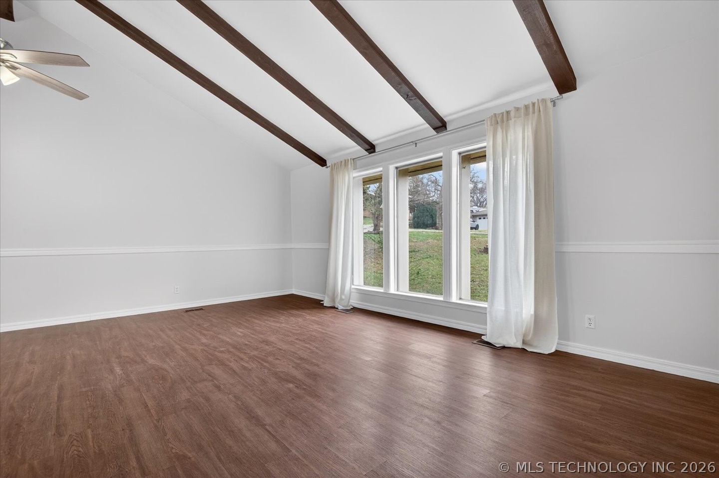 837 Winding Way Property Photo 8