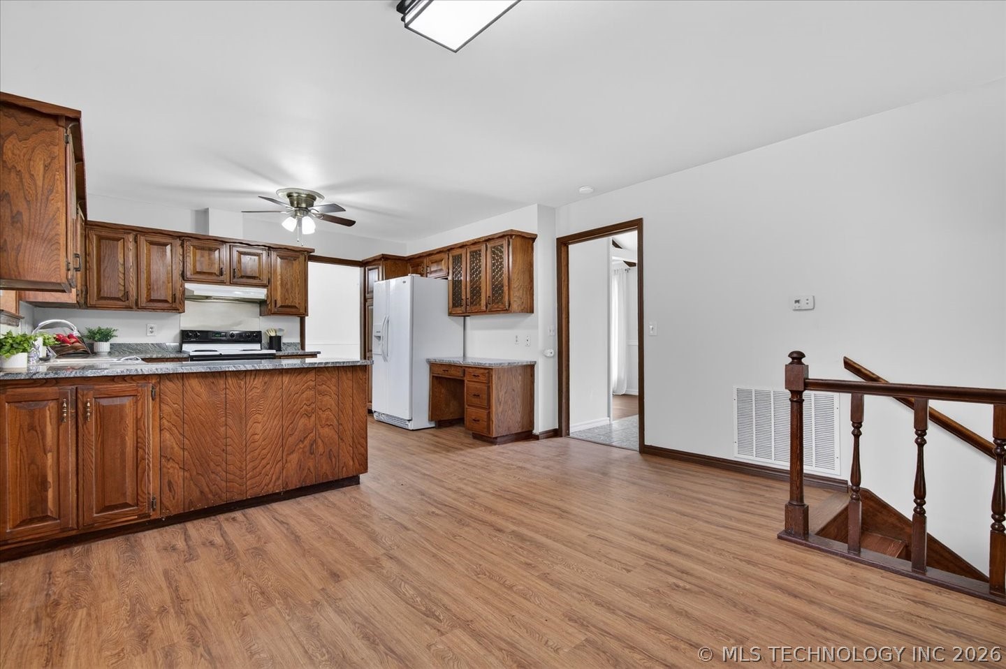837 Winding Way Property Photo 17
