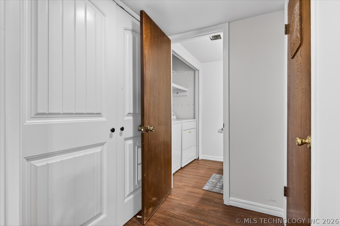 837 Winding Way Property Photo 18