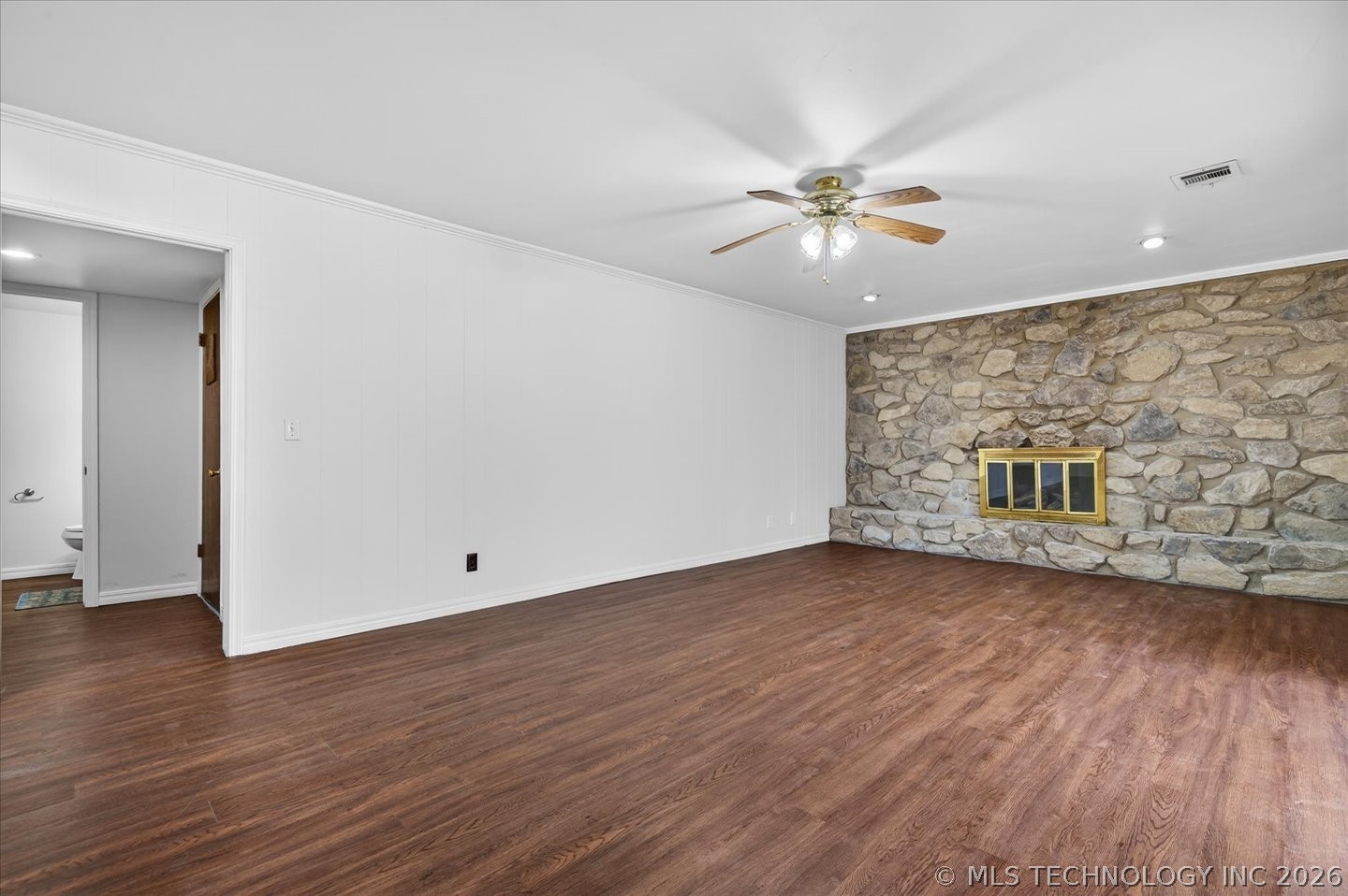 837 Winding Way Property Photo 20