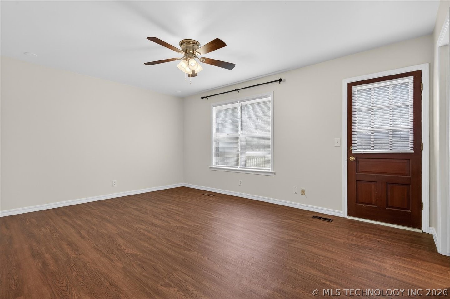837 Winding Way Property Photo 22