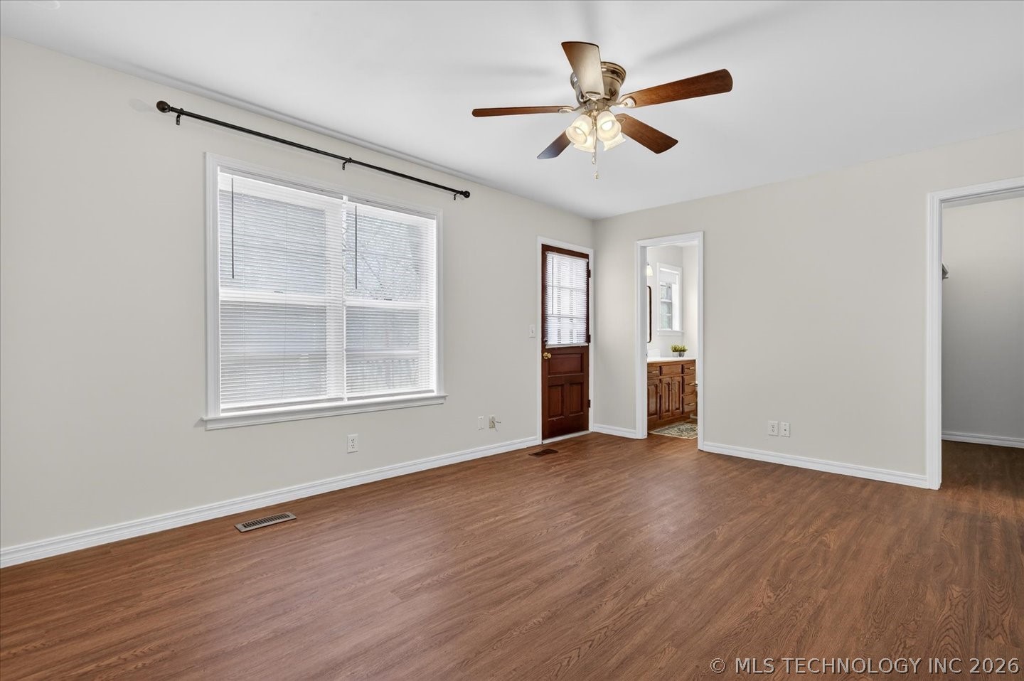 837 Winding Way Property Photo 23