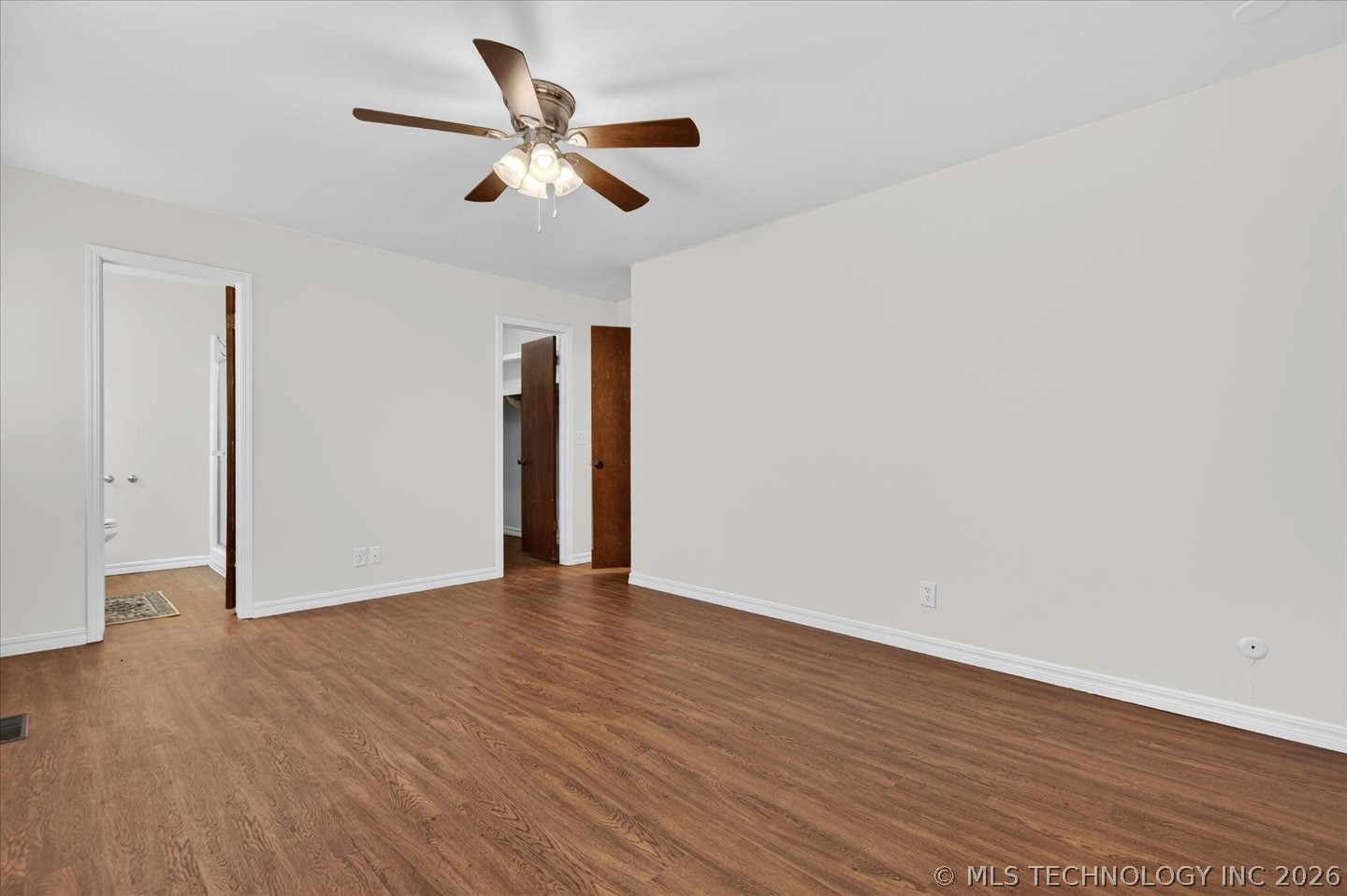 837 Winding Way Property Photo 24
