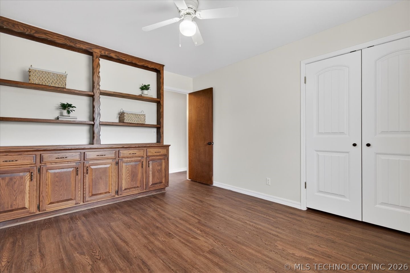 837 Winding Way Property Photo 28