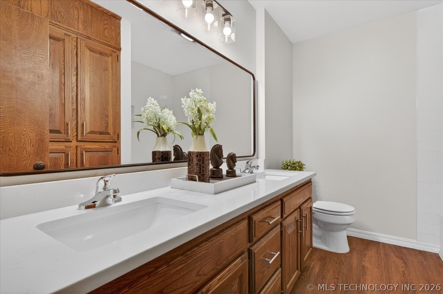 837 Winding Way Property Photo 29