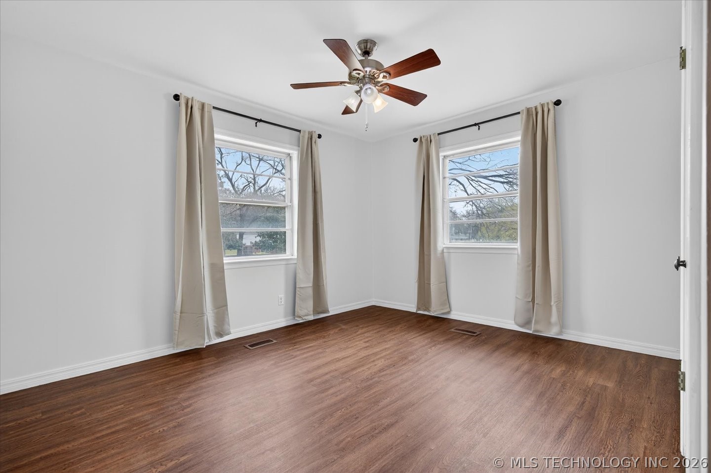 837 Winding Way Property Photo 30