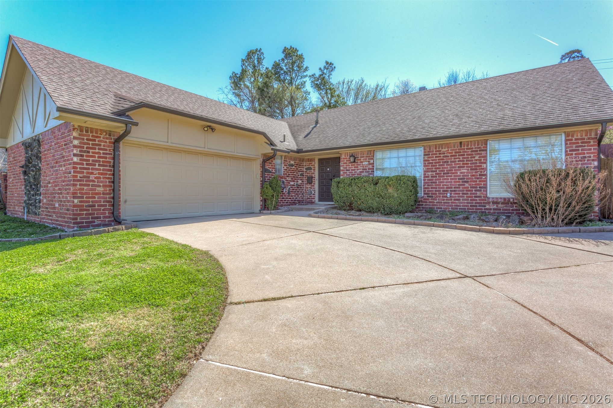 7634 E 58th Place Property Photo 3