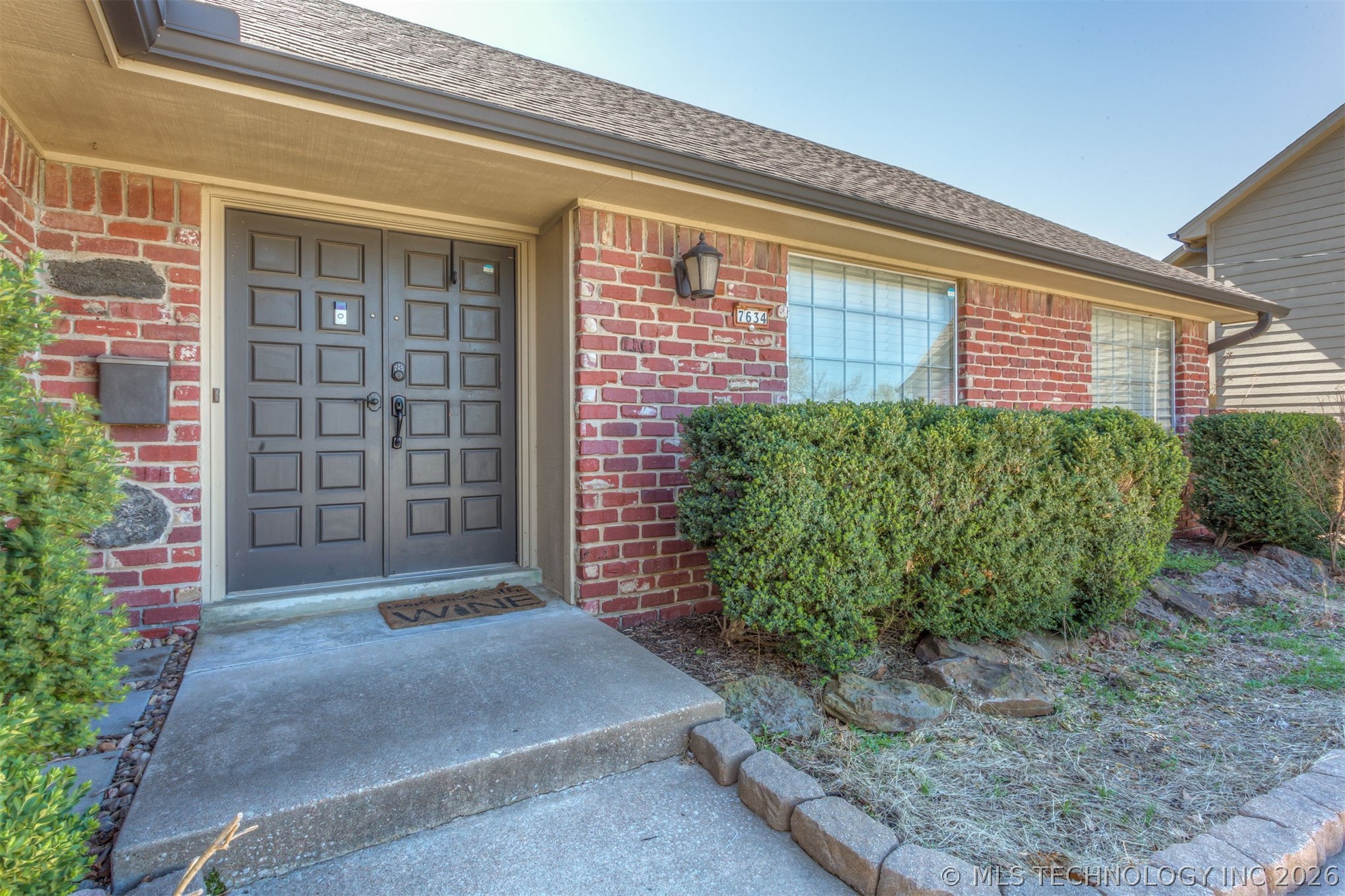 7634 E 58th Place Property Photo 4