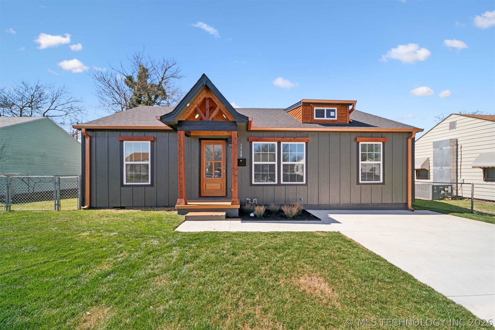 1508 N Irvington Avenue Property Photo 1