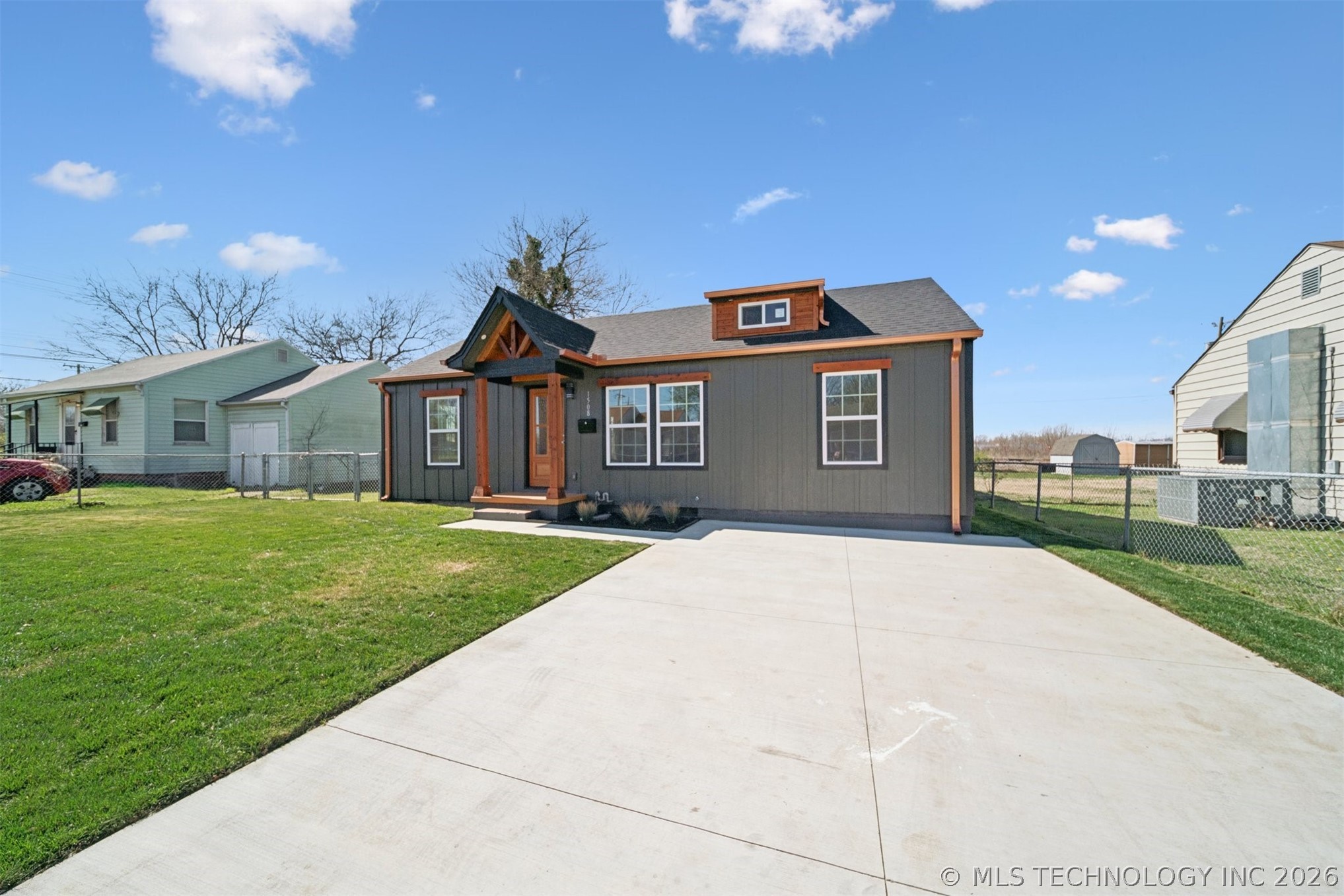 1508 N Irvington Avenue Property Photo 2