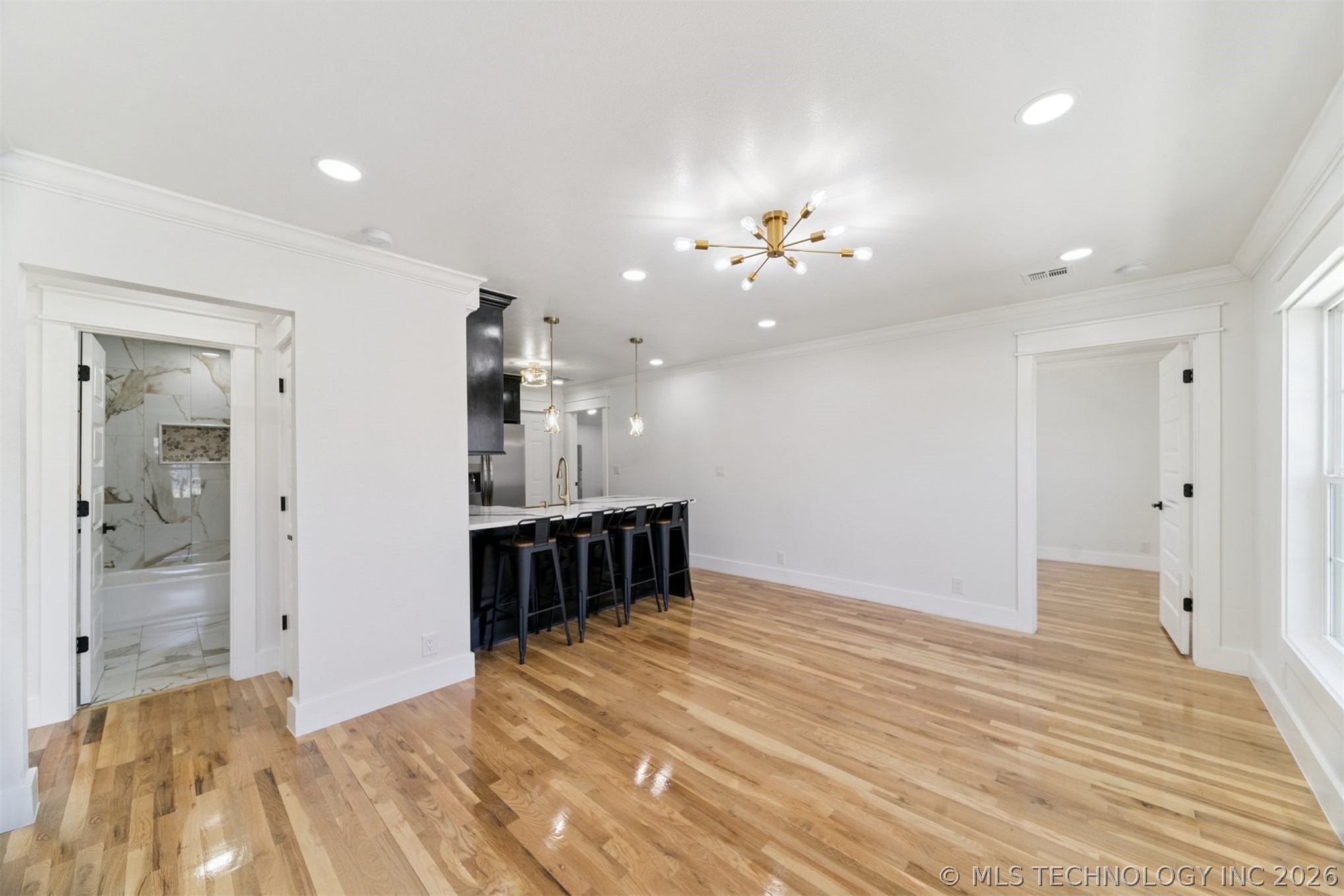 1508 N Irvington Avenue Property Photo 4