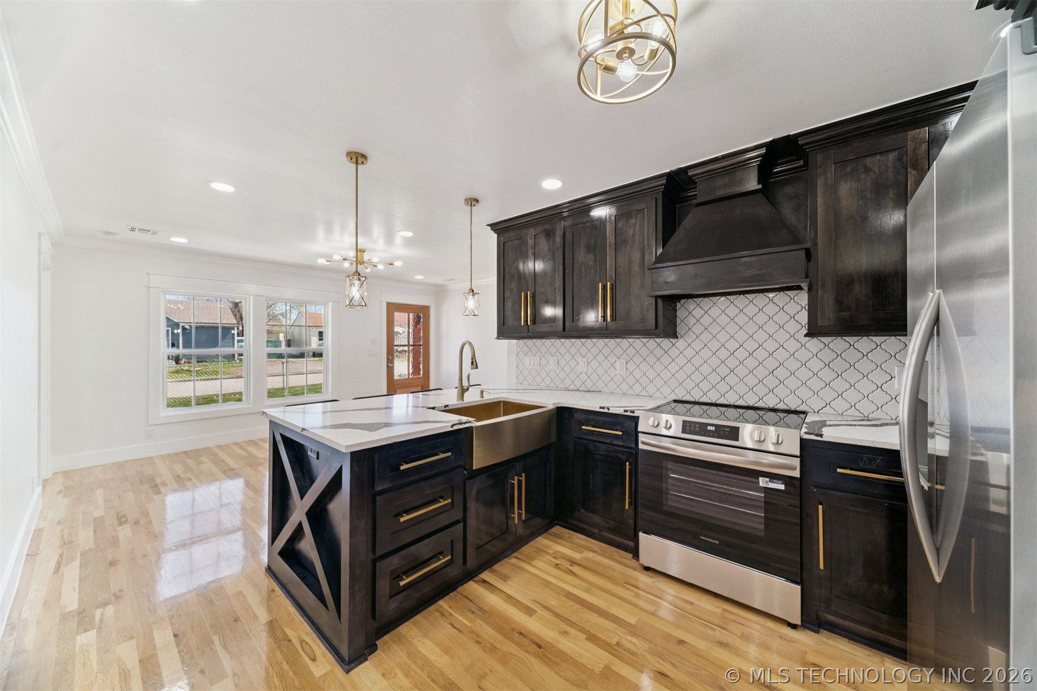 1508 N Irvington Avenue Property Photo 6