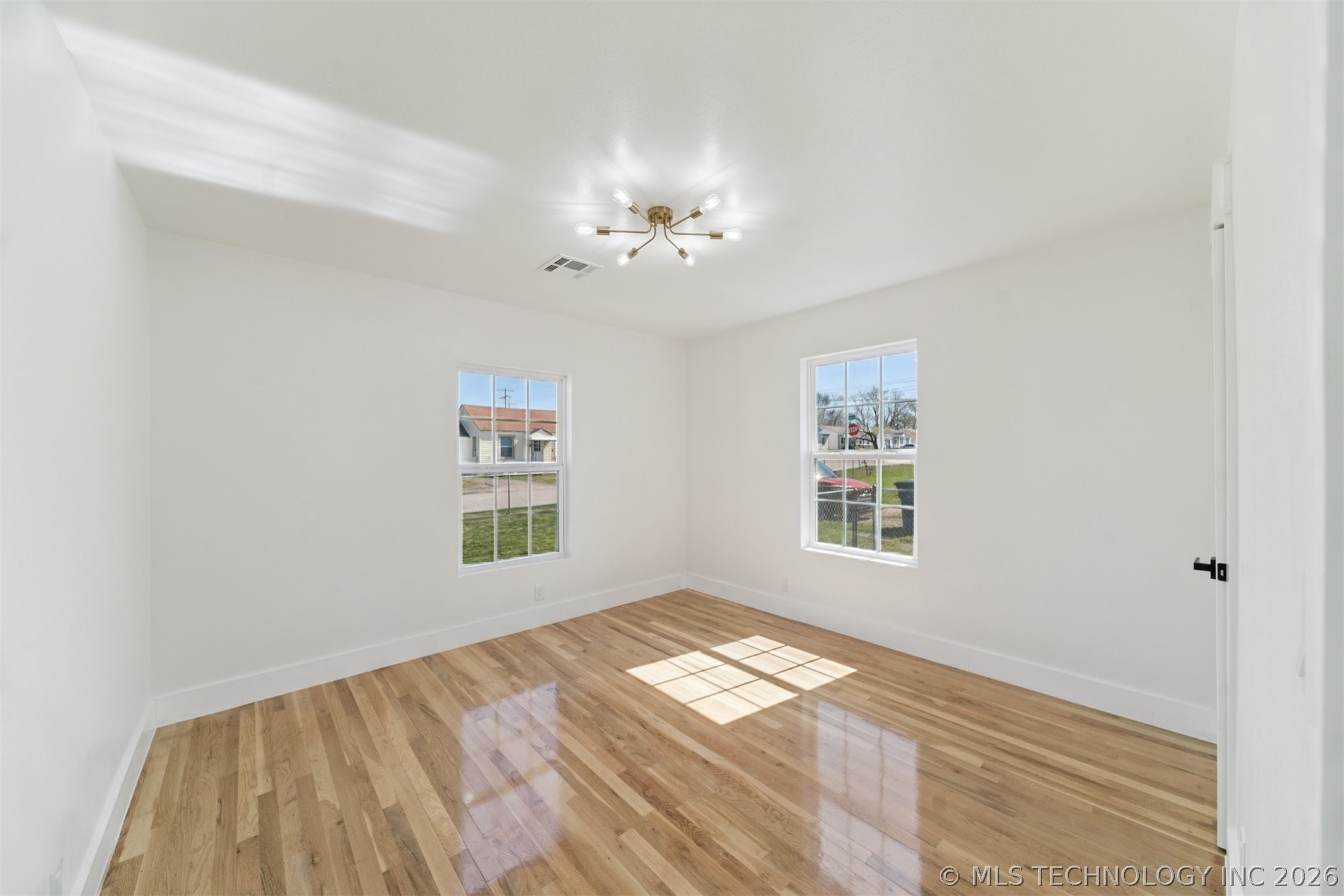 1508 N Irvington Avenue Property Photo 10