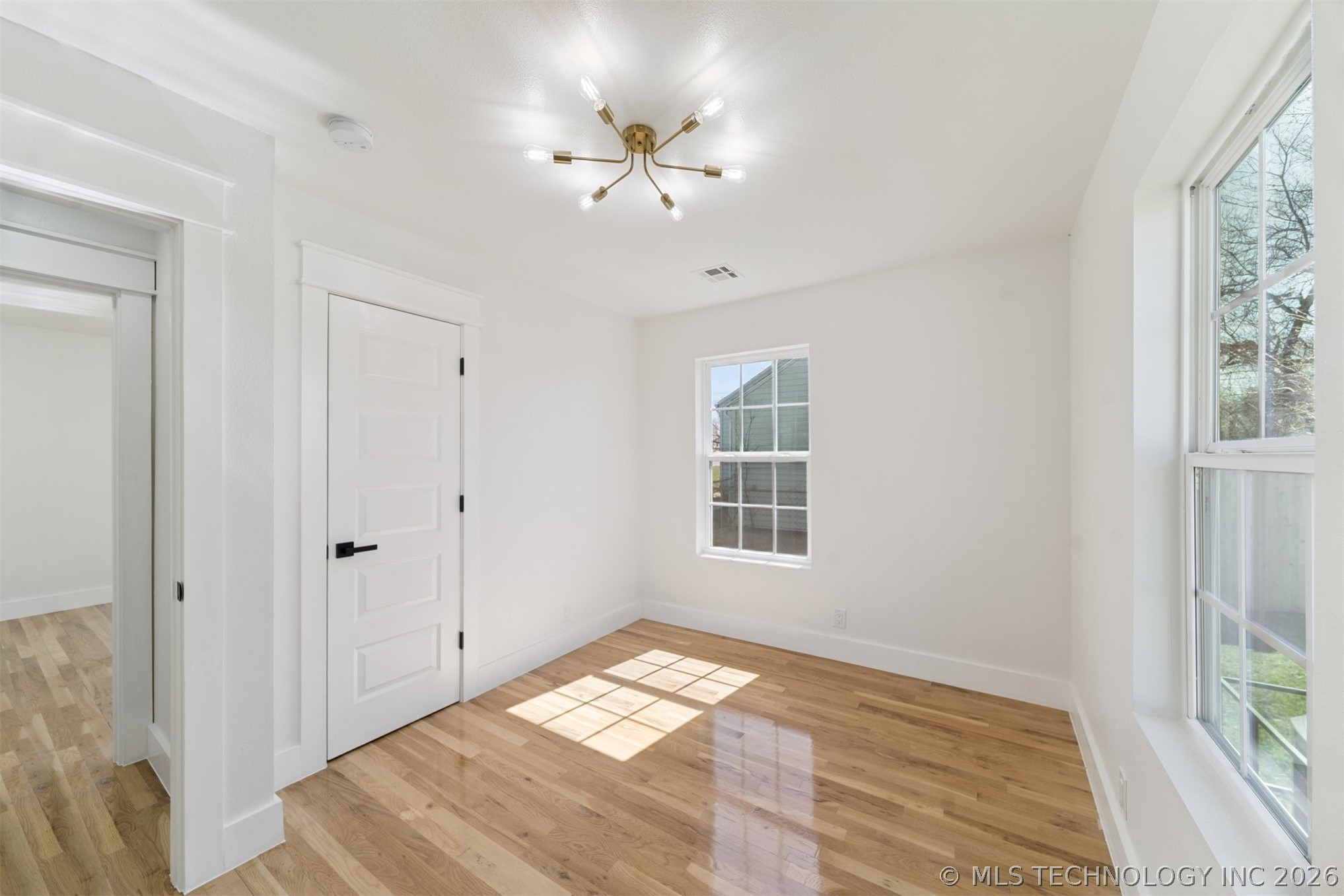 1508 N Irvington Avenue Property Photo 11