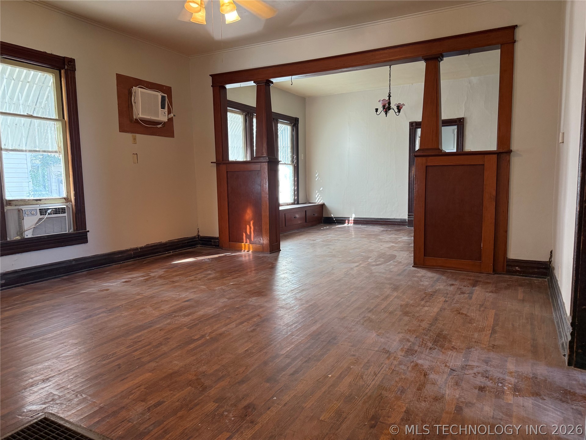 512 E 8th Street Property Photo 6