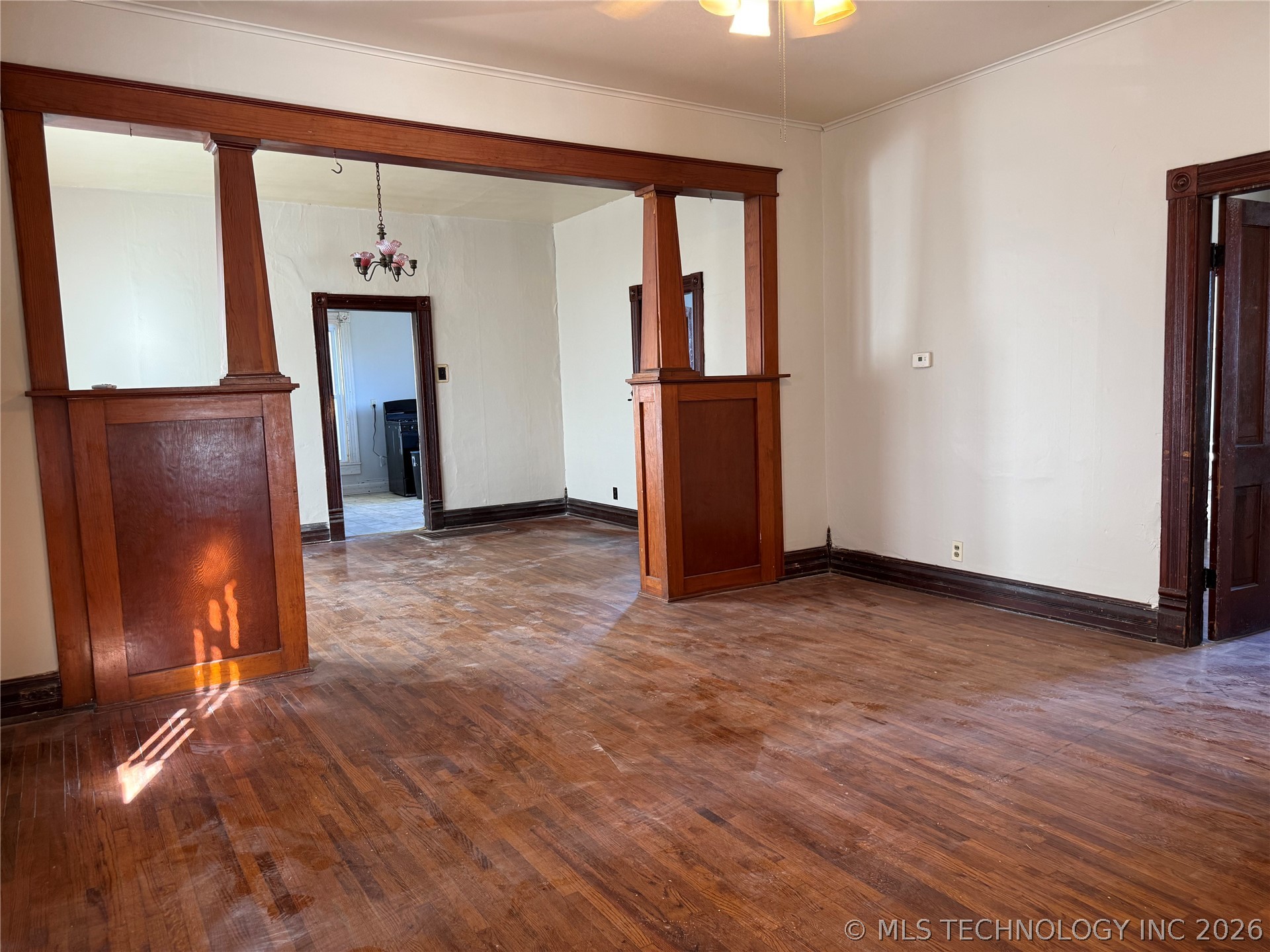 512 E 8th Street Property Photo 7