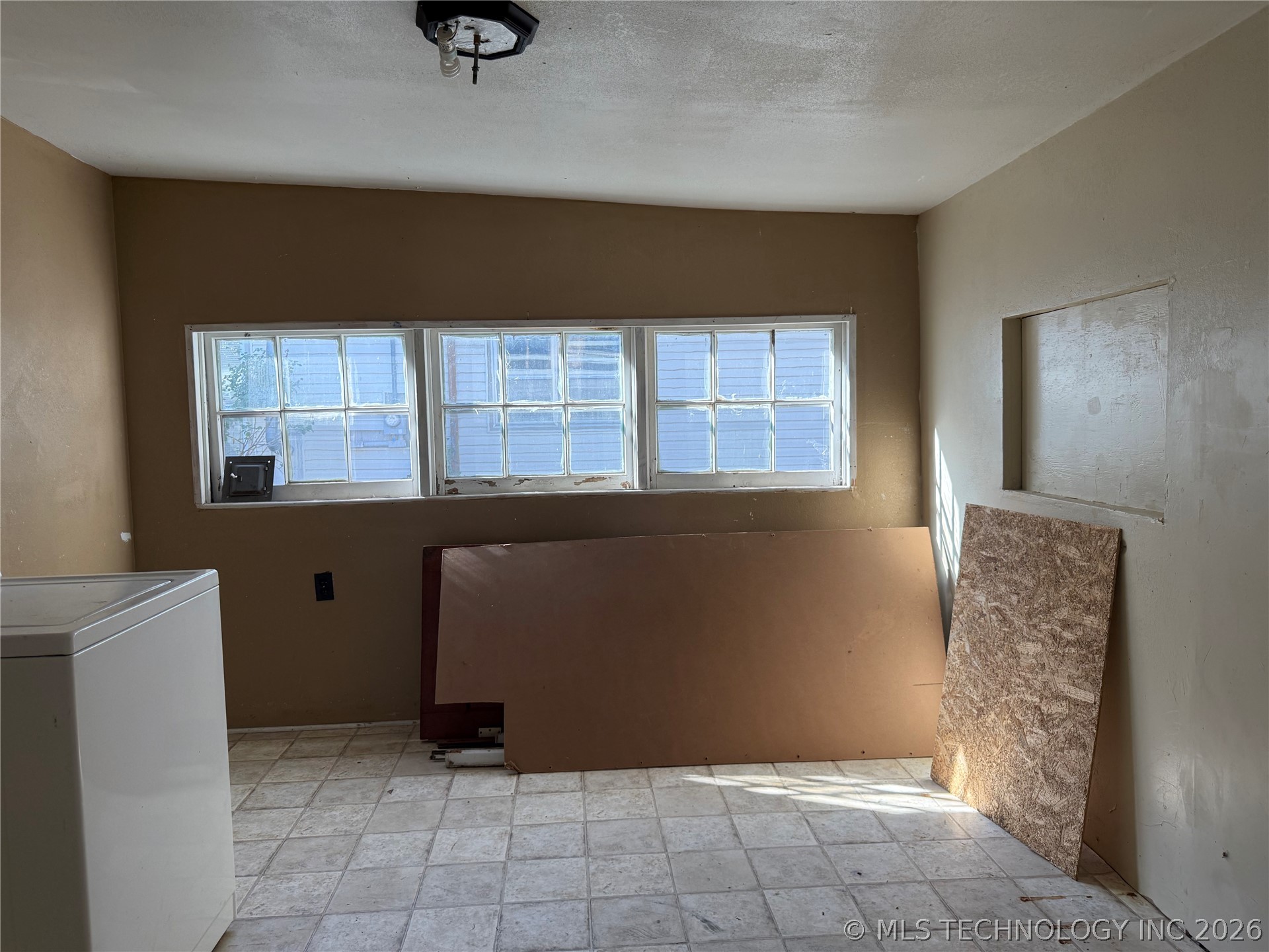 512 E 8th Street Property Photo 11