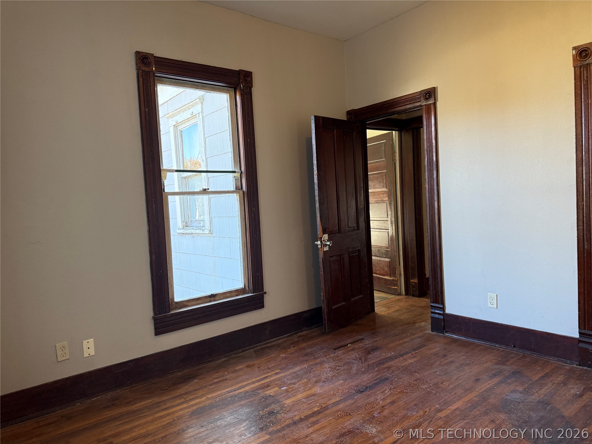 512 E 8th Street Property Photo 13