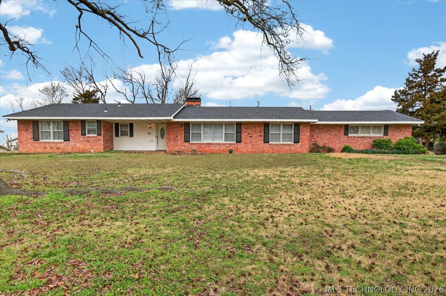 701 Winding Way Property Photo 1