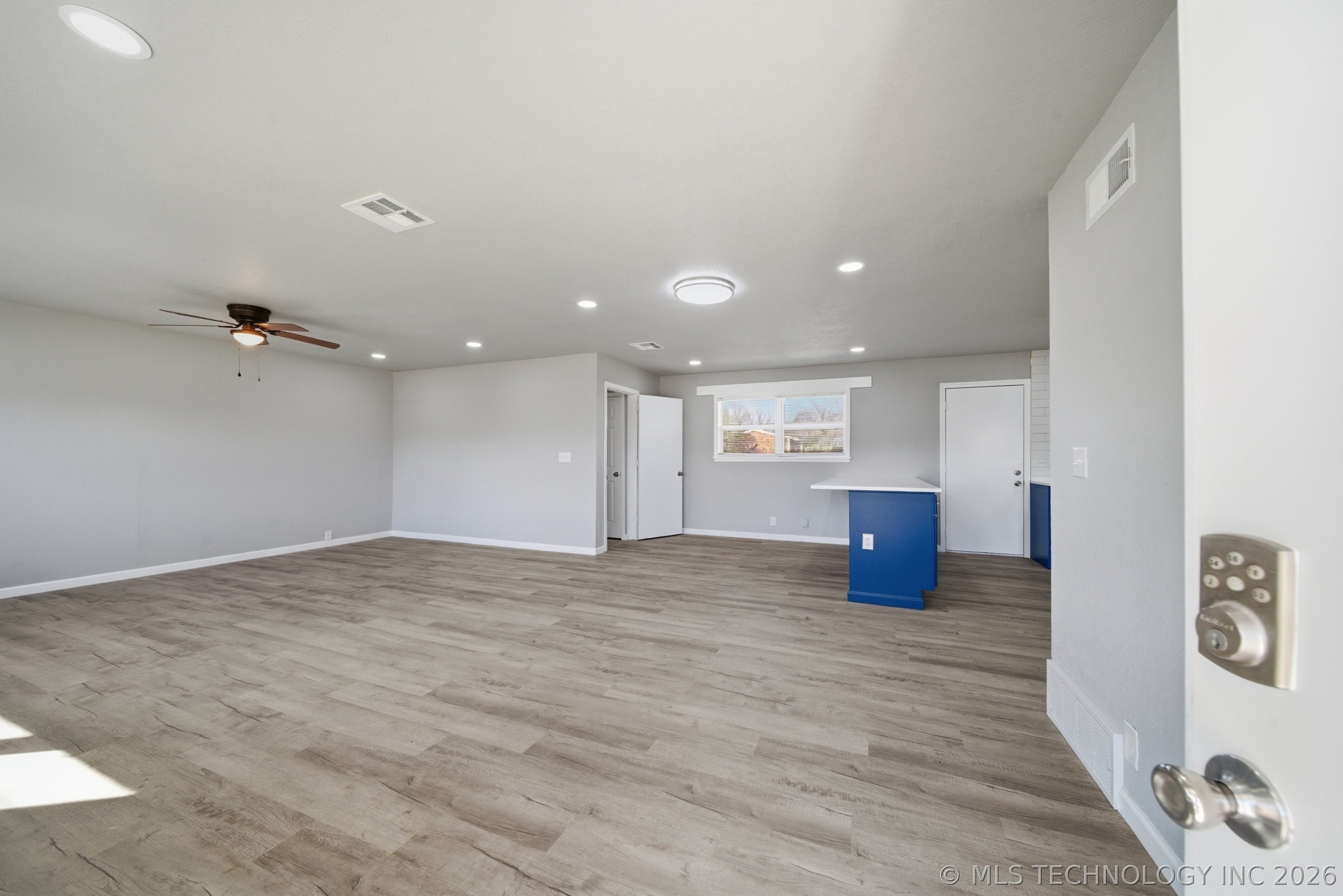 6531 E 28th Street Property Photo 7