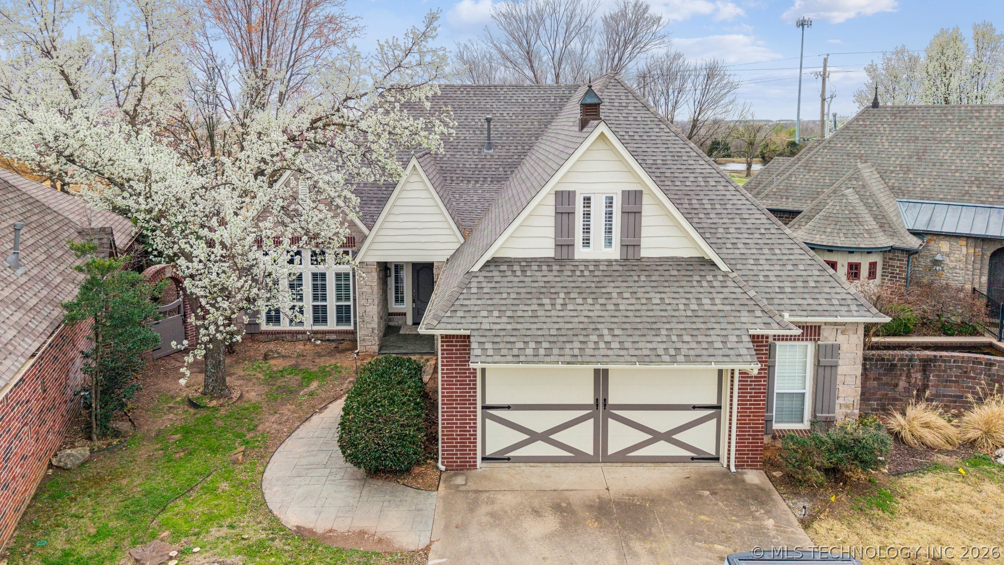 9904 E 90th Court North