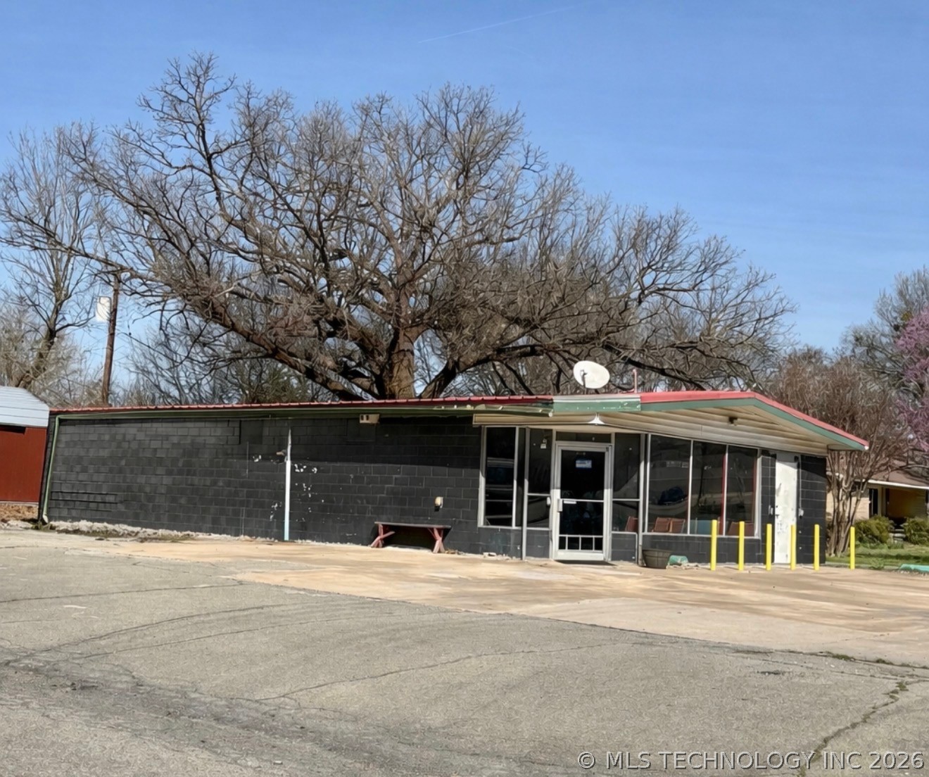 1110 S McQuarrie Avenue Property Photo 1