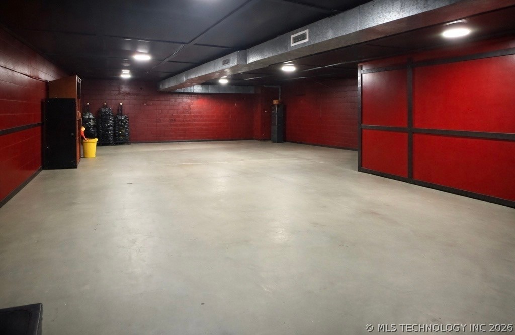 1110 S Mcquarrie Avenue Property Photo 6