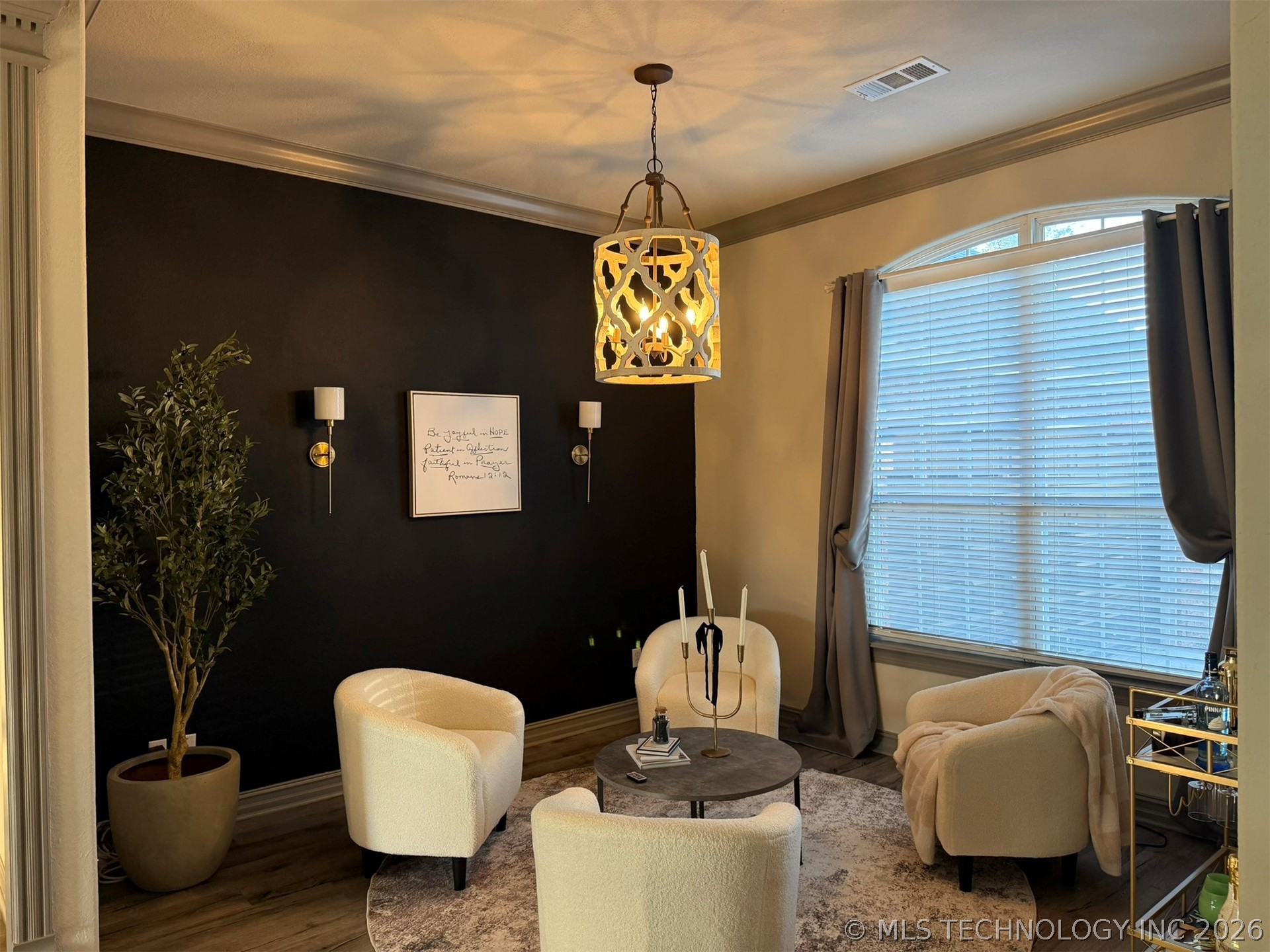 1813 Nightingale Circle Property Photo 6