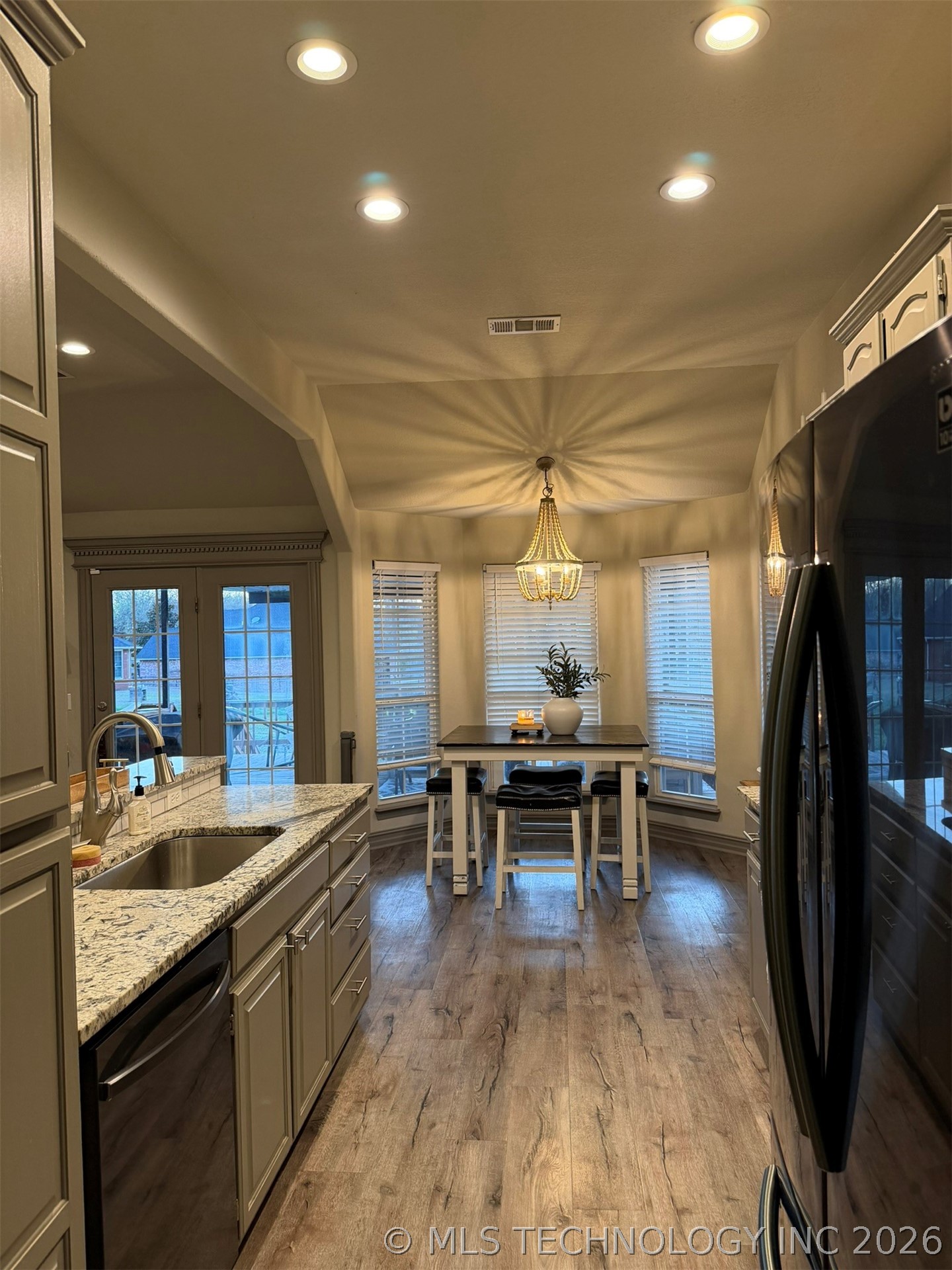 1813 Nightingale Circle Property Photo 13